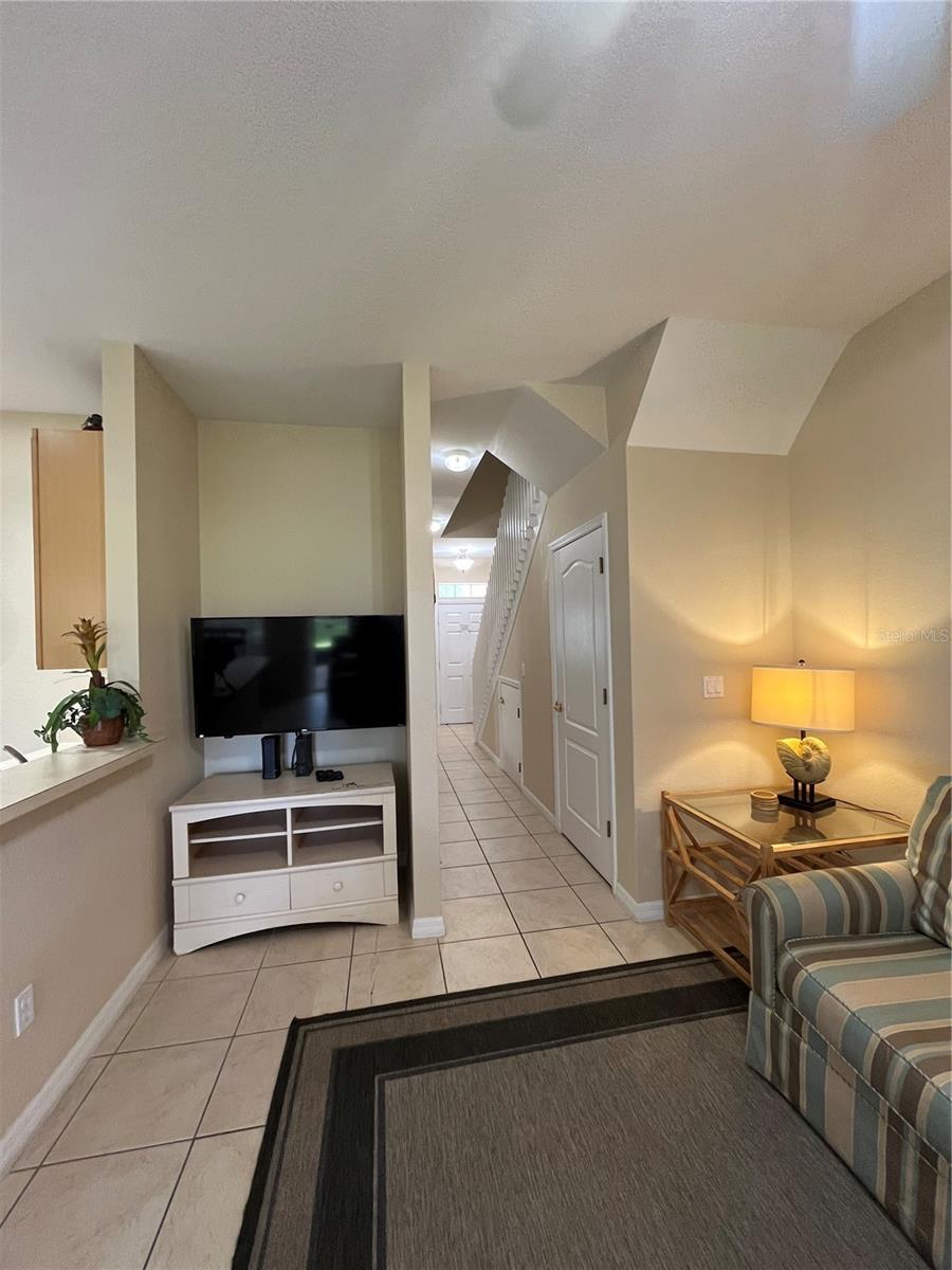 Image 8 of 49 For 2459 Caravelle Circle