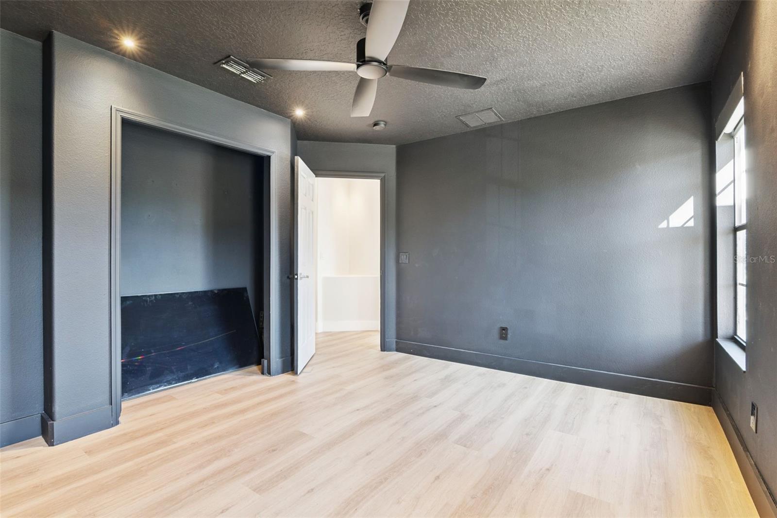 Image 33 of 46 For 9728 Pecky Cypress Way