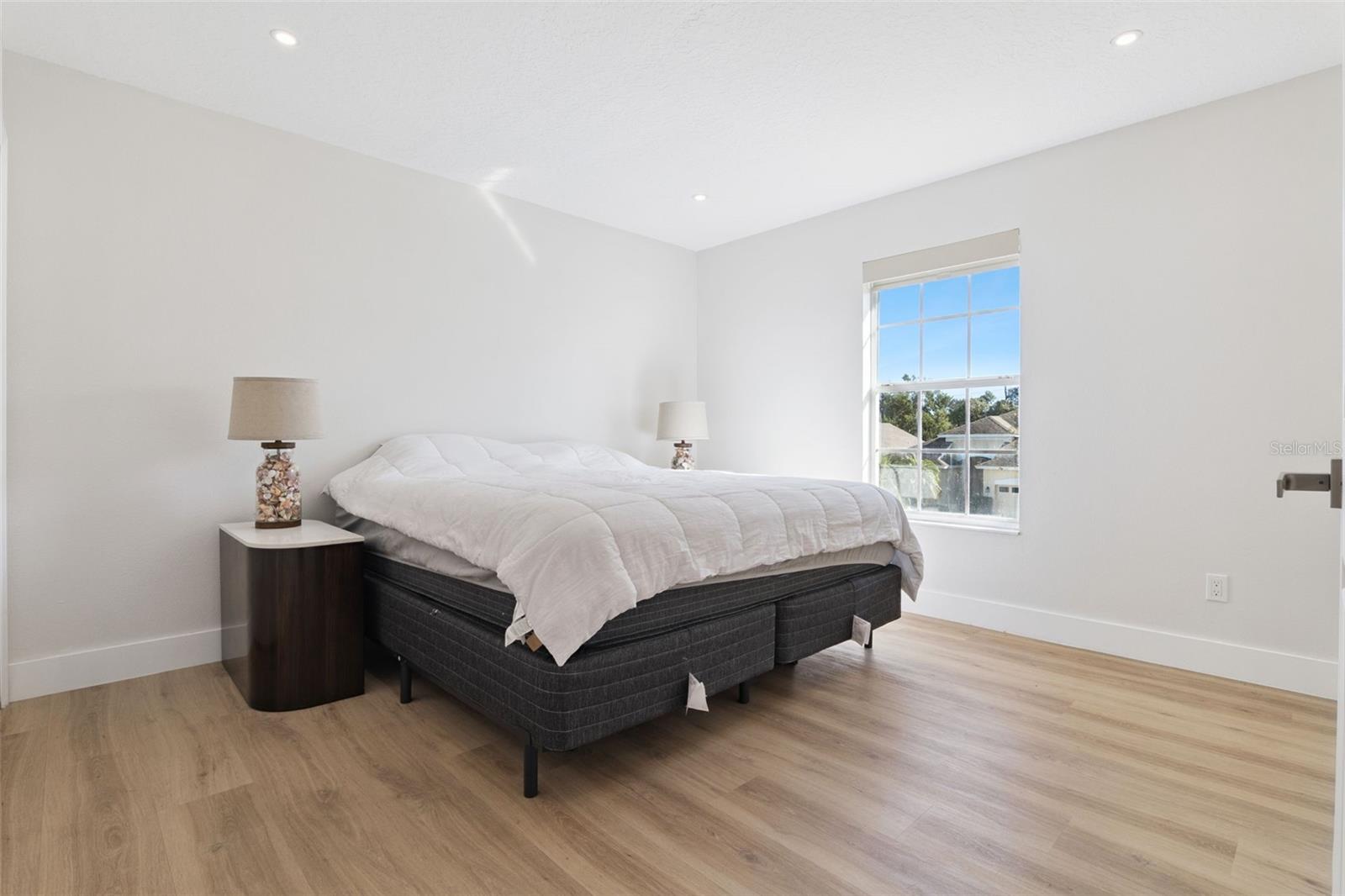 Image 34 of 46 For 9728 Pecky Cypress Way