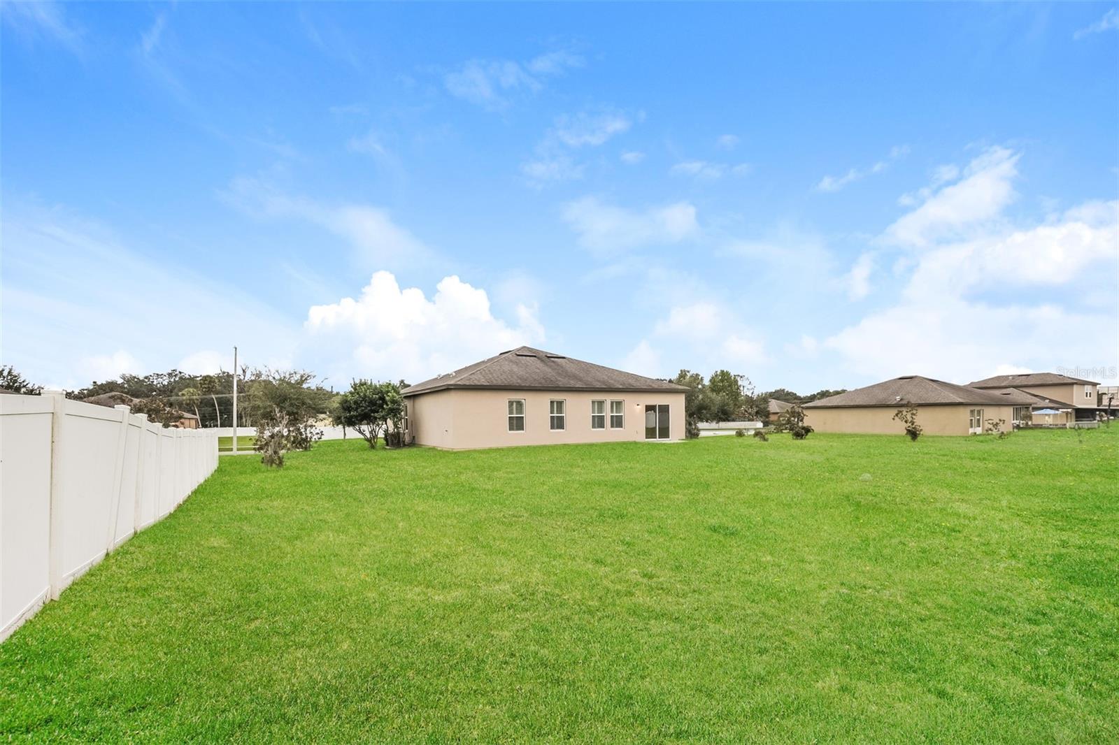 Image 19 of 21 For 730 Garden Oaks Square