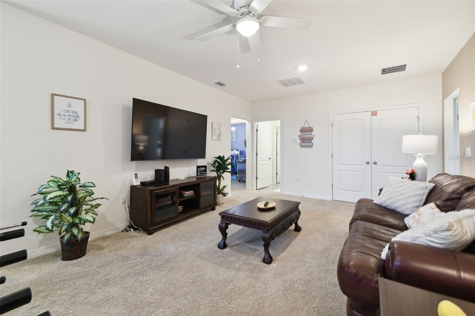 Image 35 of 87 For 7704 Oakmoss Loop