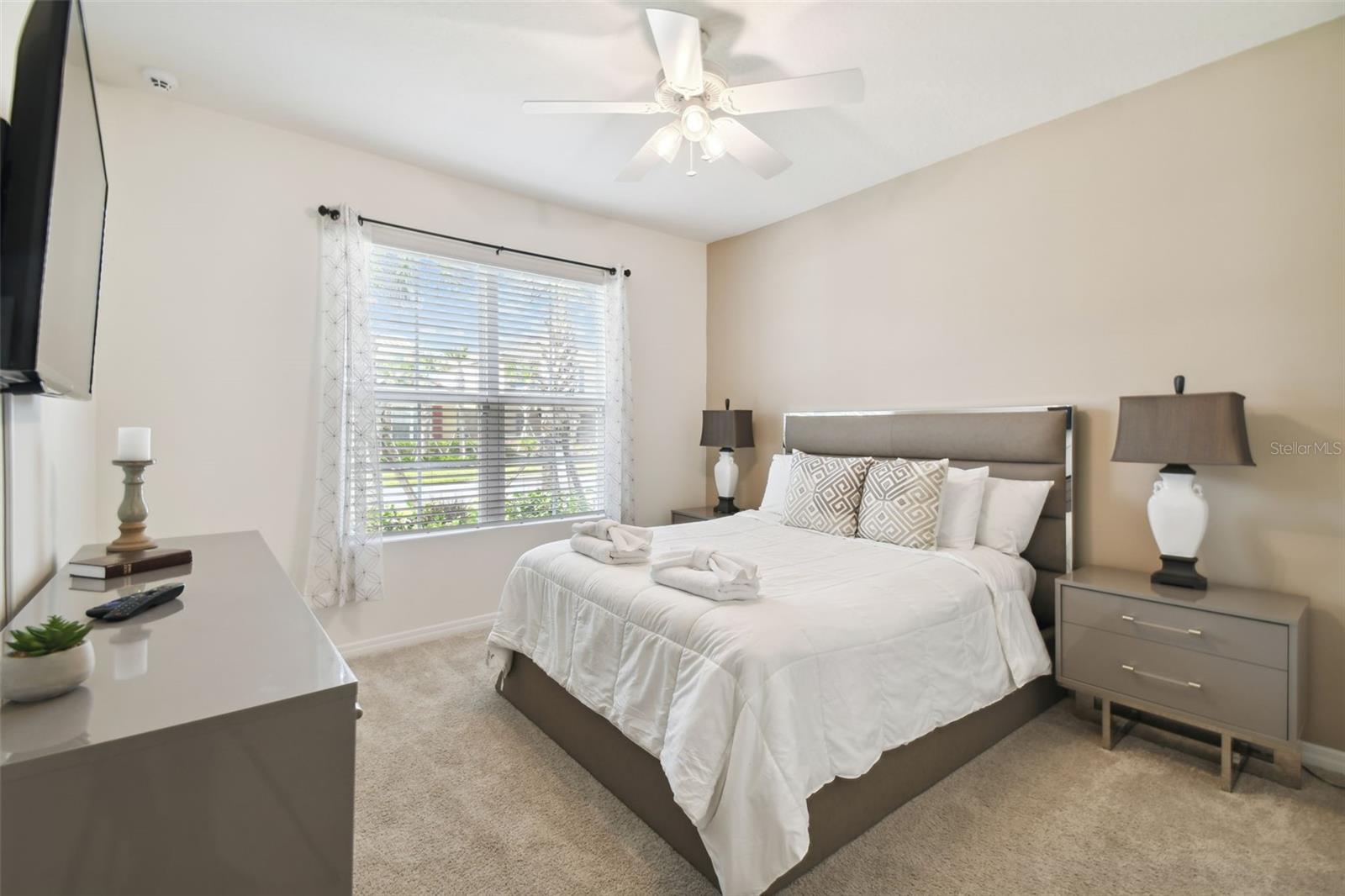 Image 36 of 87 For 7704 Oakmoss Loop
