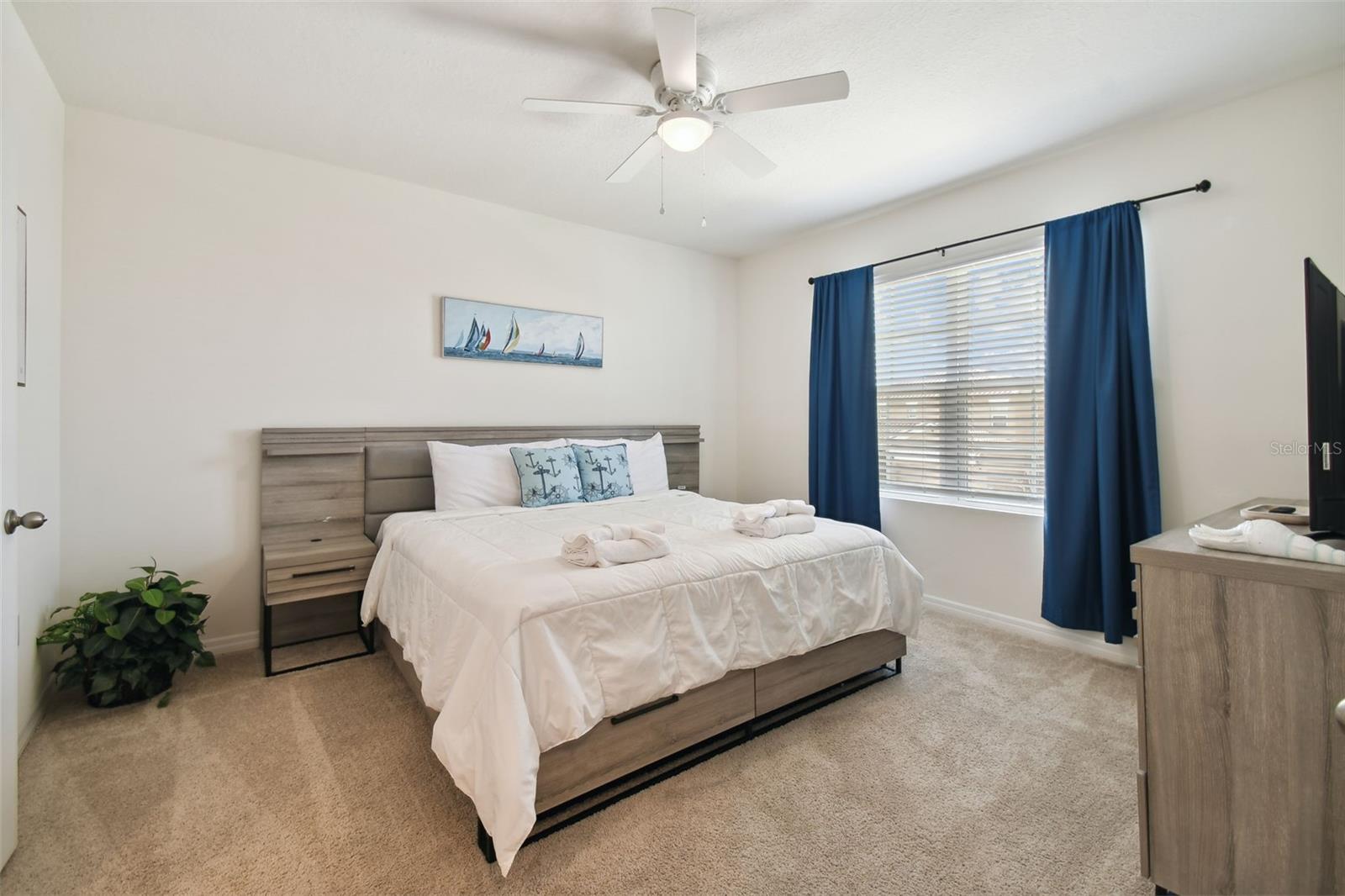 Image 6 of 87 For 7704 Oakmoss Loop