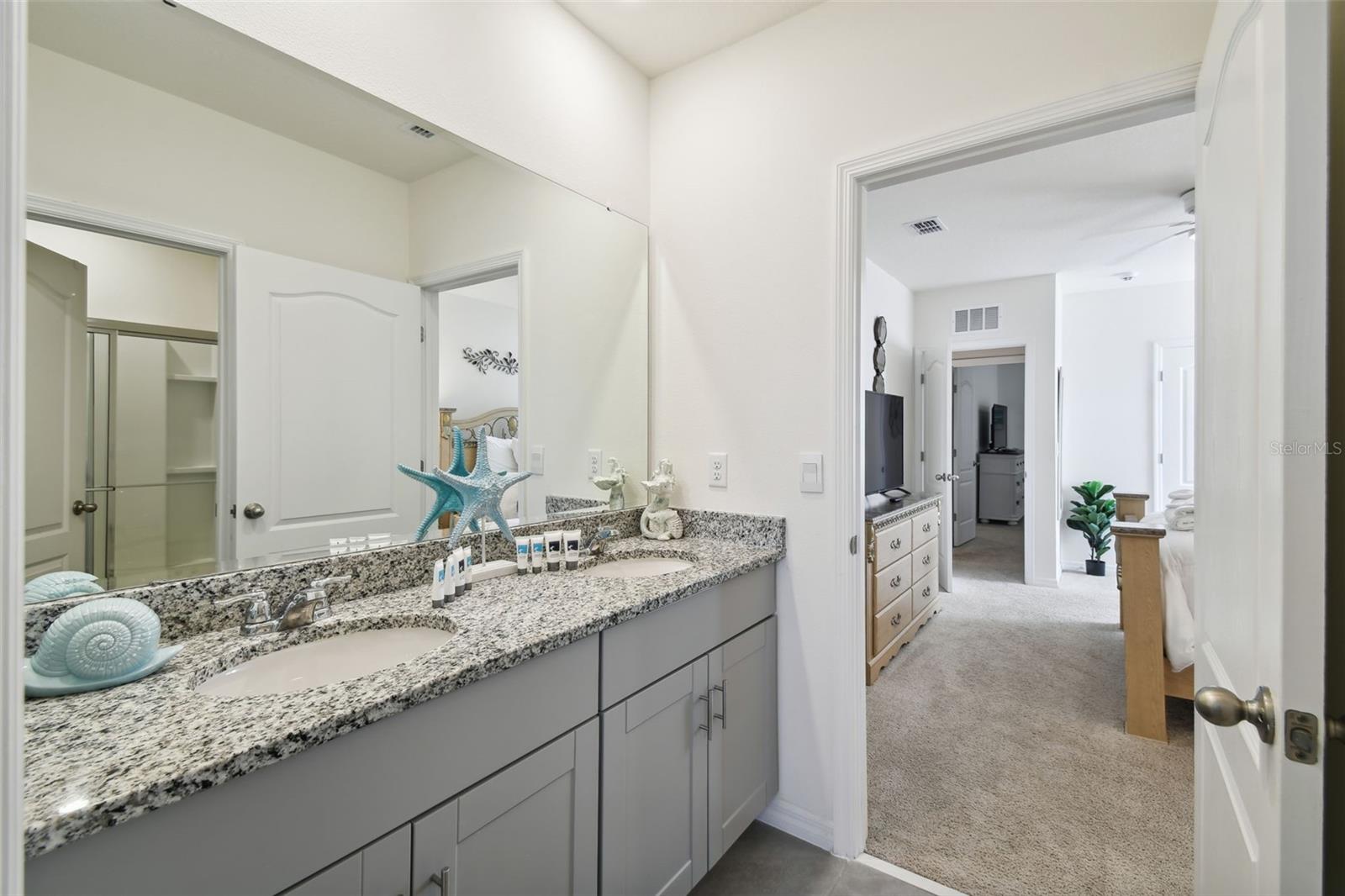 Image 9 of 87 For 7704 Oakmoss Loop