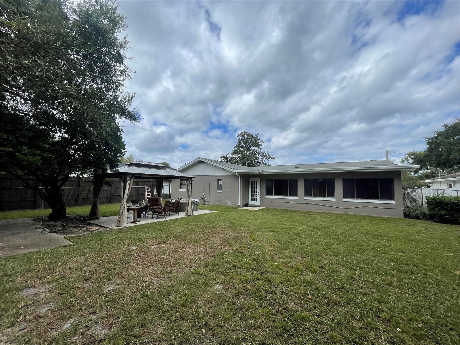 Image 12 of 13 For 1120 Hunter Avenue
