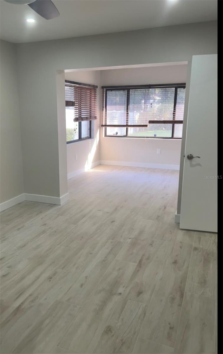 Image 4 of 13 For 1120 Hunter Avenue