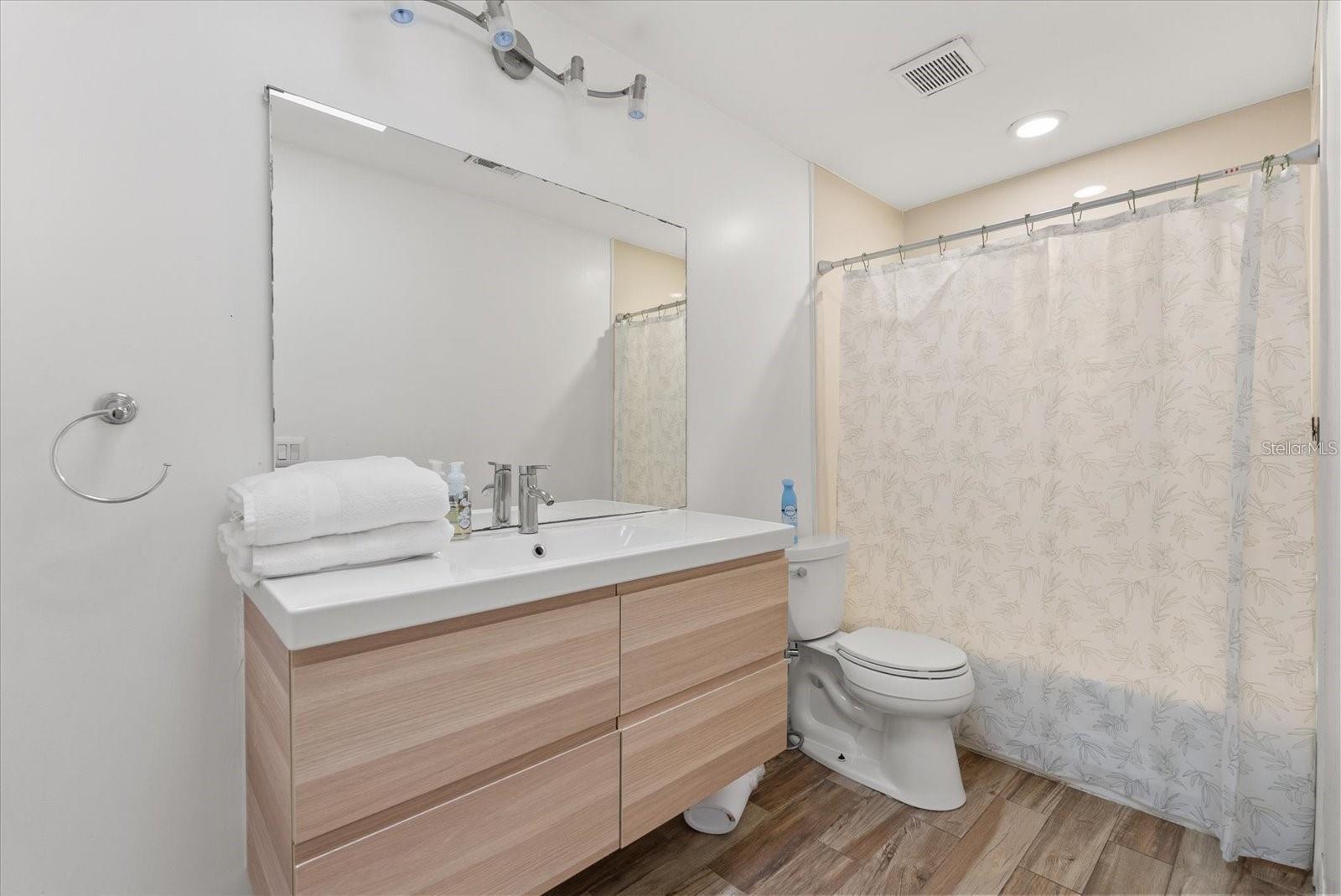 Image 15 of 36 For 8607 Sandberry Boulevard