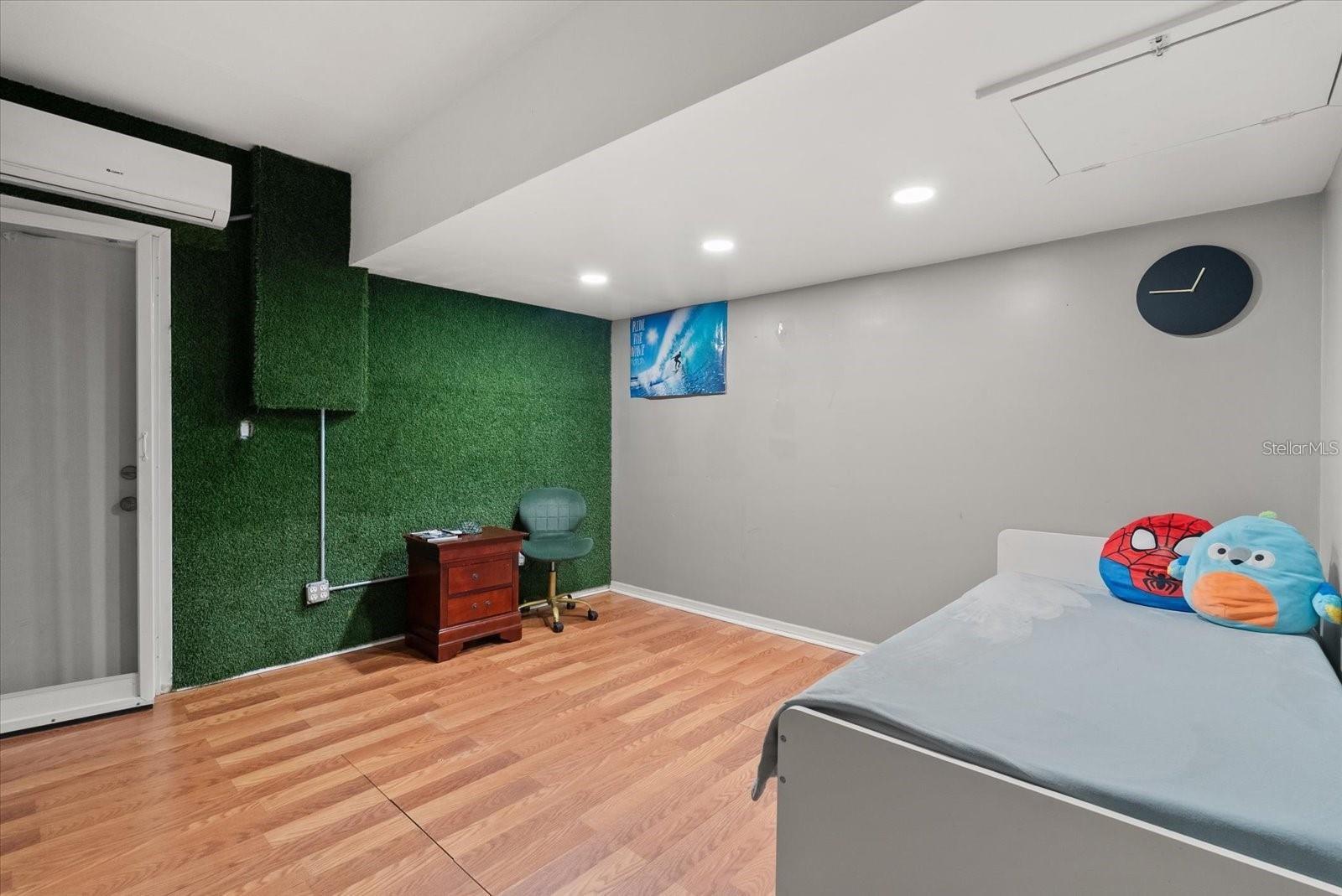 Image 21 of 36 For 8607 Sandberry Boulevard