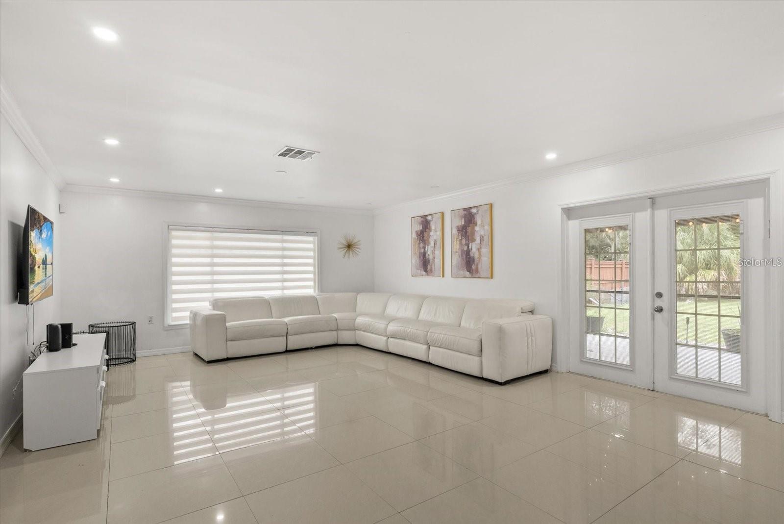 Image 5 of 36 For 8607 Sandberry Boulevard