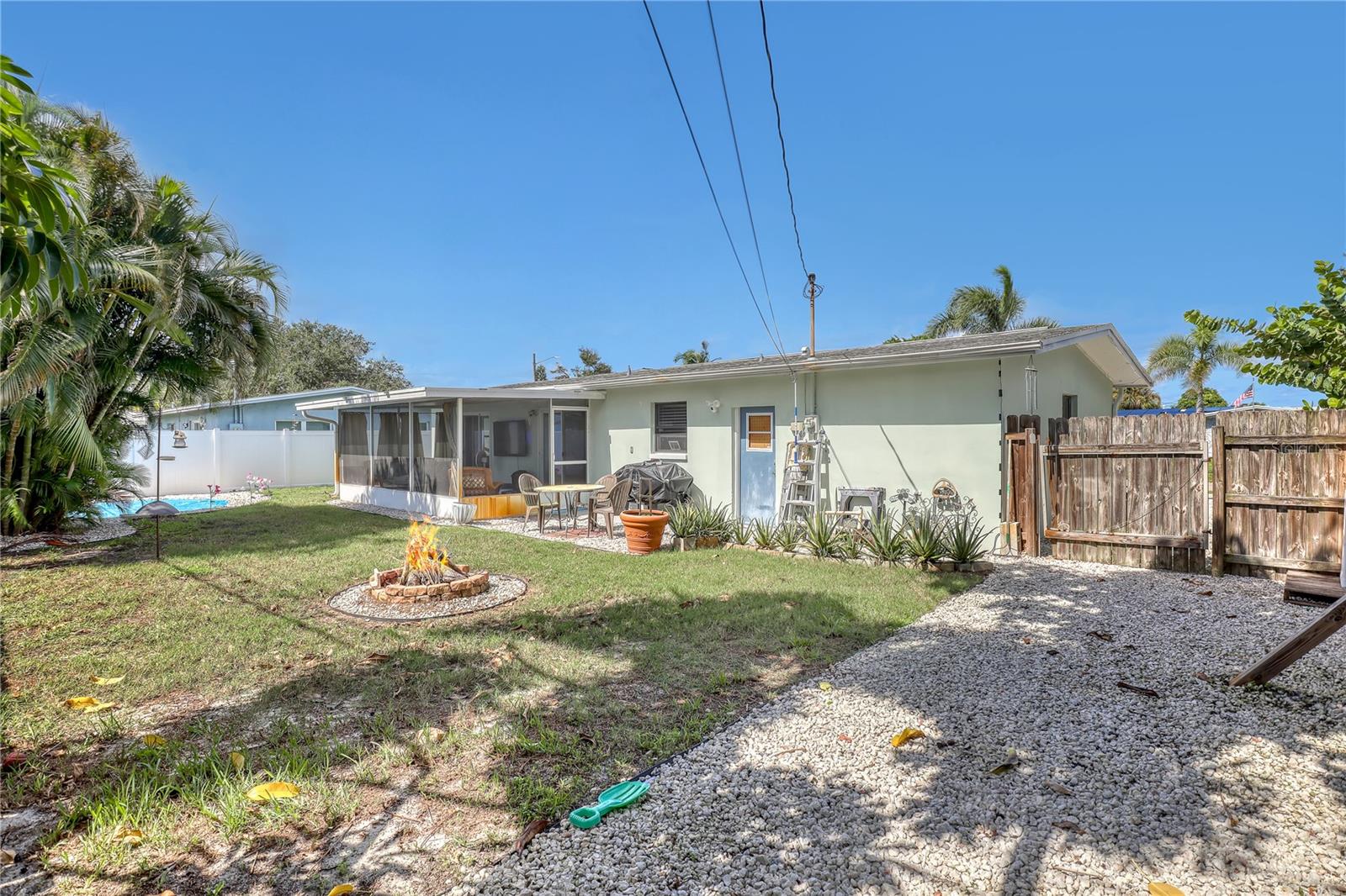 Image 42 of 57 For 355 Aztec Avenue