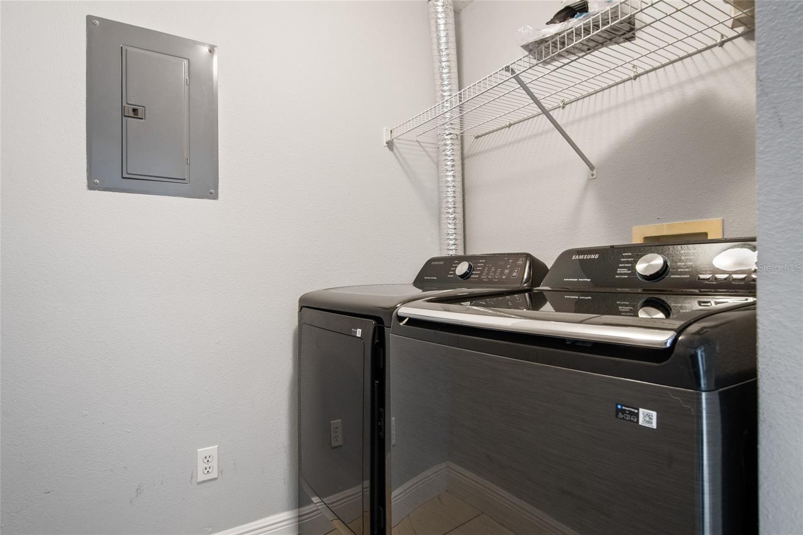 Image 10 of 33 For 5542 Metrowest Boulevard 10