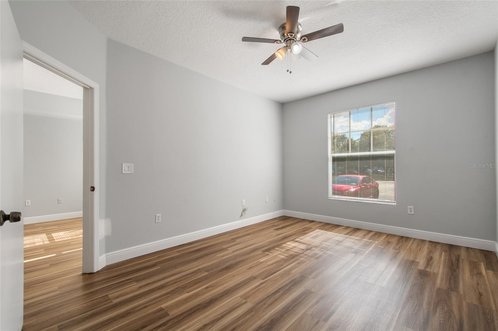 Image 21 of 33 For 5542 Metrowest Boulevard 10