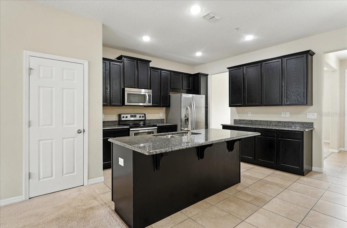 Image 4 of 18 For 8959 Hildreth Avenue