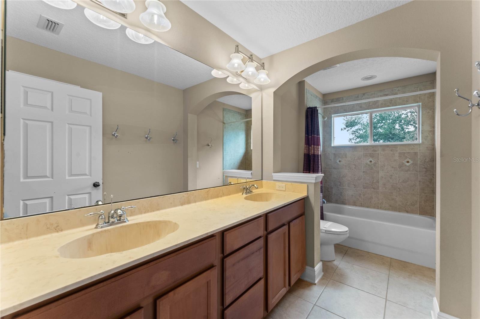 Image 10 of 19 For 7059 Winding Lake Circle