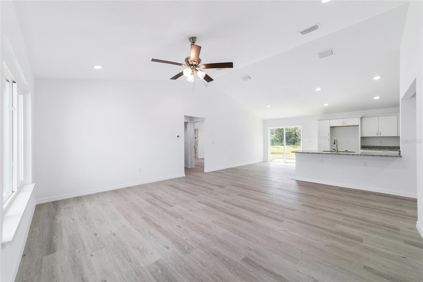 Image 12 of 51 For 13103 7th Loop