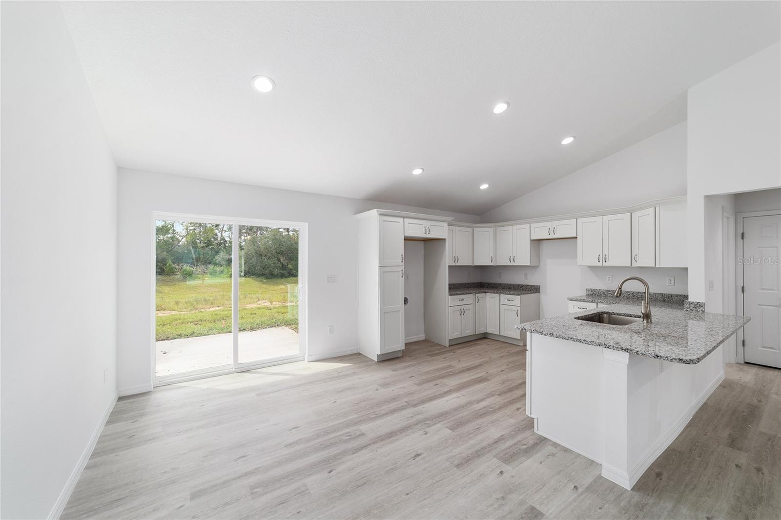 Image 22 of 51 For 13103 7th Loop