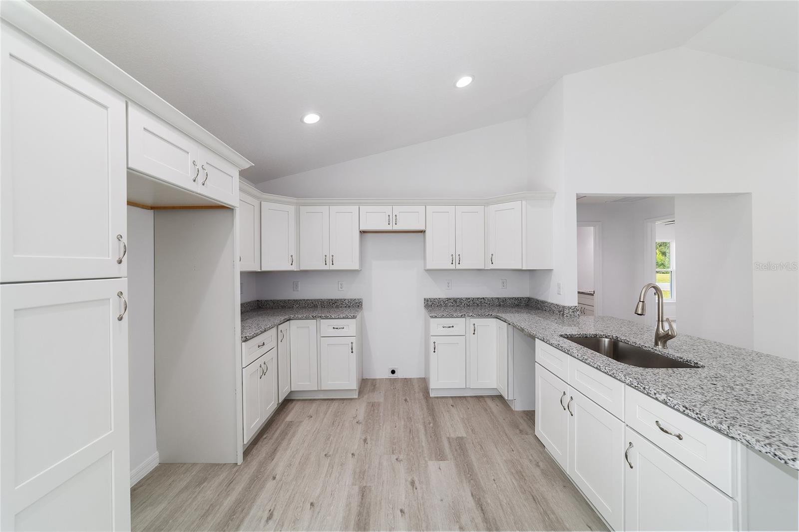 Image 25 of 51 For 13103 7th Loop