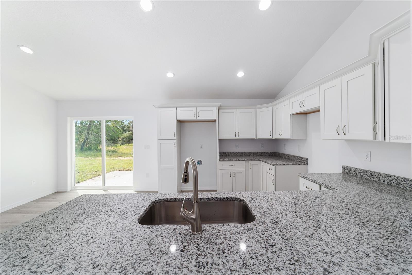 Image 26 of 51 For 13103 7th Loop