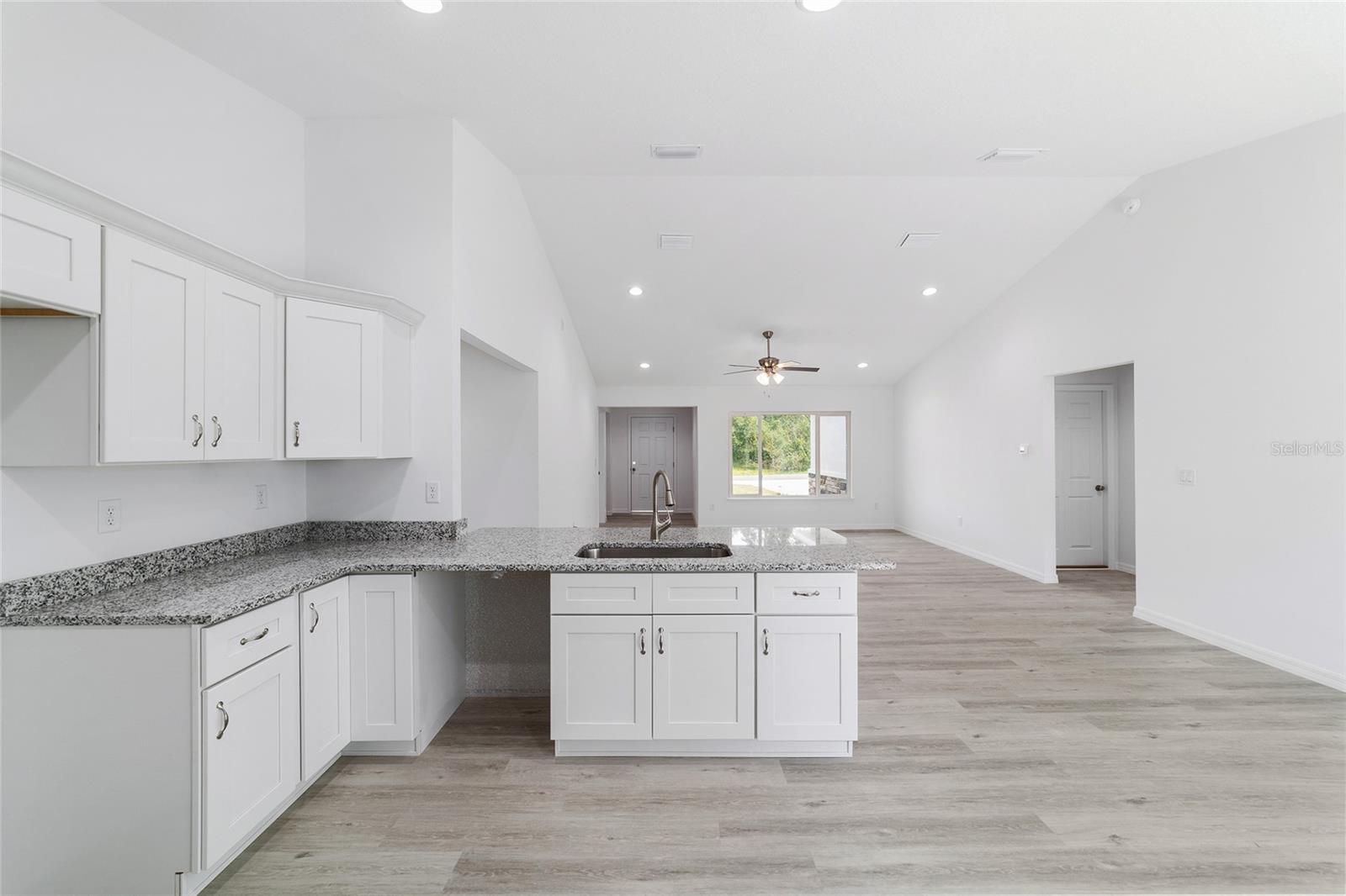 Image 27 of 51 For 13103 7th Loop