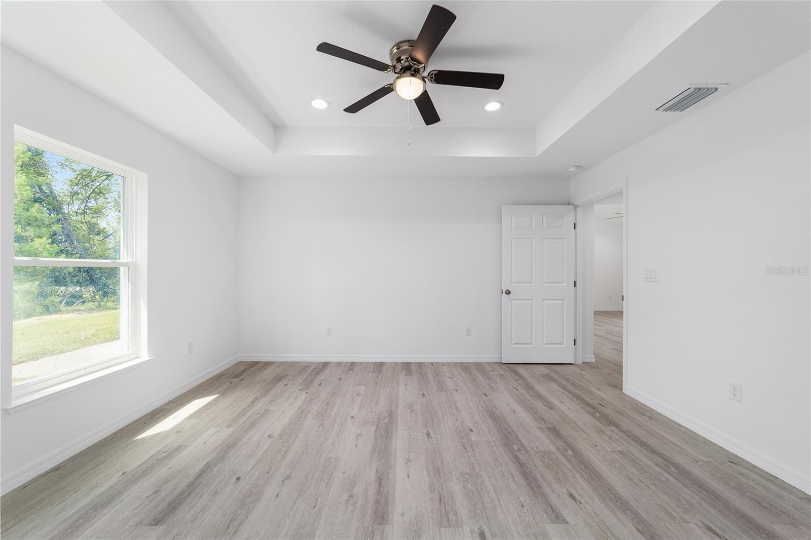 Image 32 of 51 For 13103 7th Loop