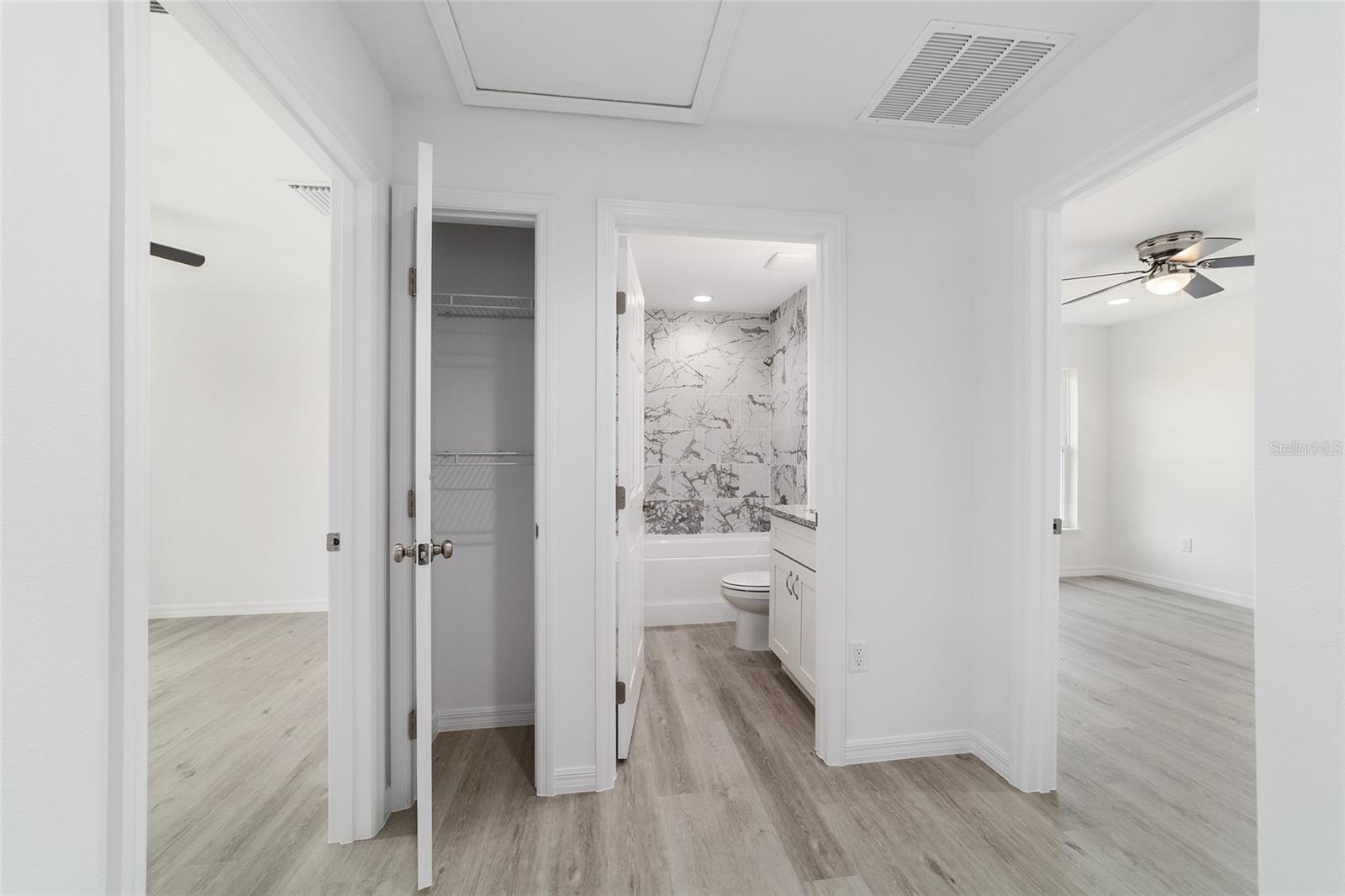 Image 37 of 51 For 13103 7th Loop