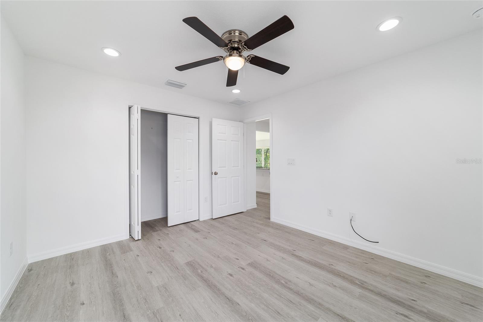 Image 39 of 51 For 13103 7th Loop