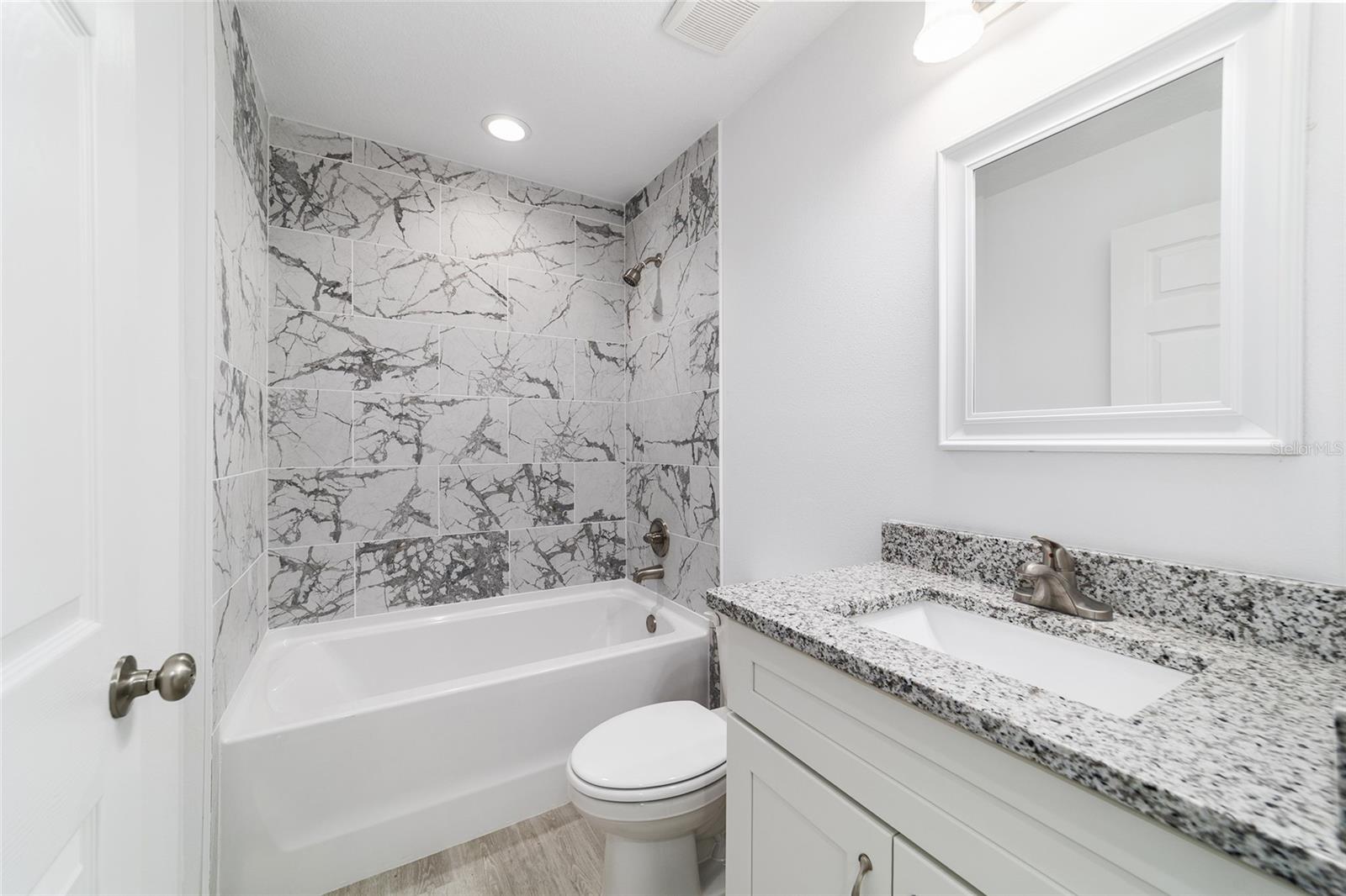 Image 40 of 51 For 13103 7th Loop