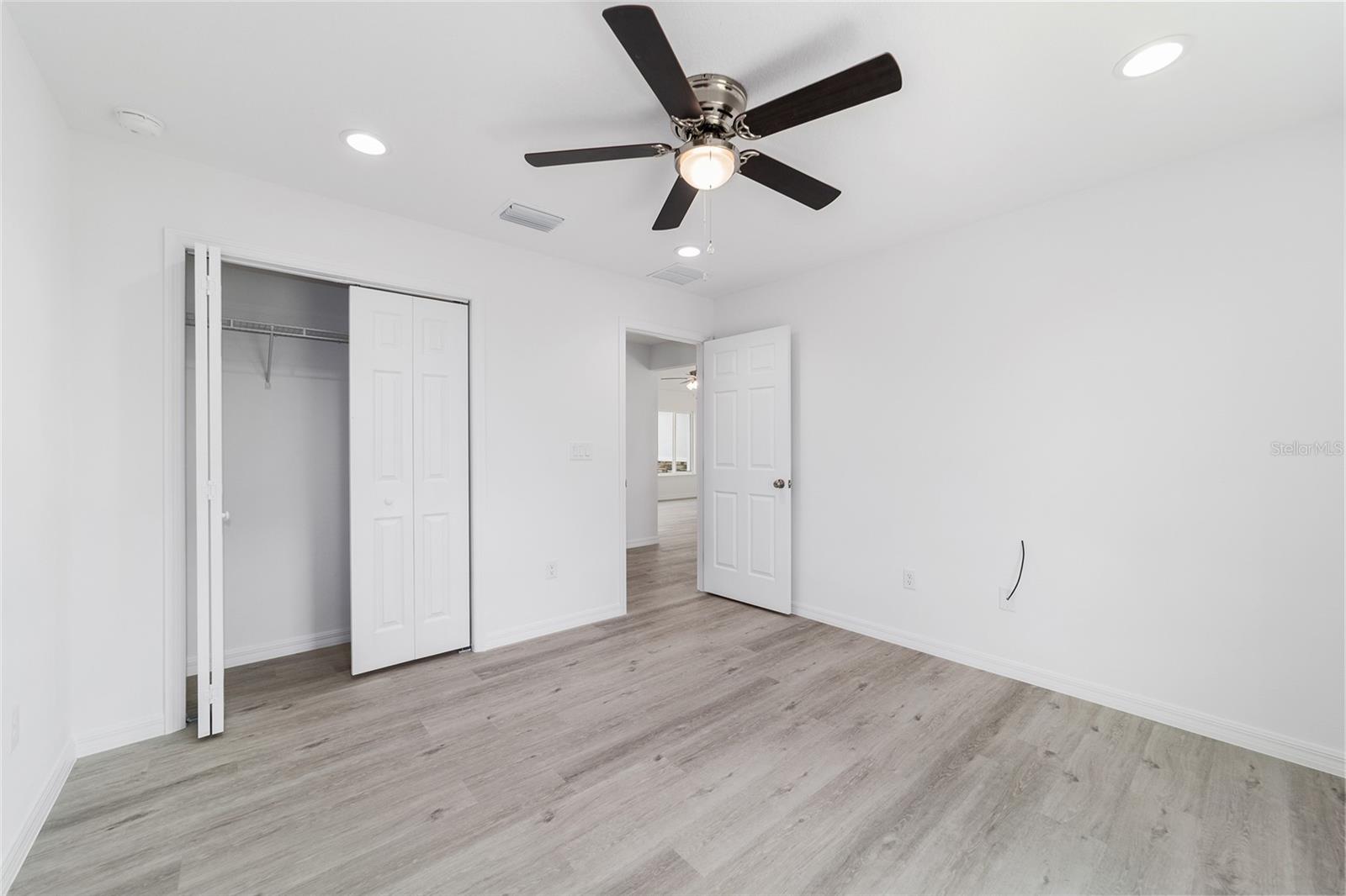 Image 42 of 51 For 13103 7th Loop