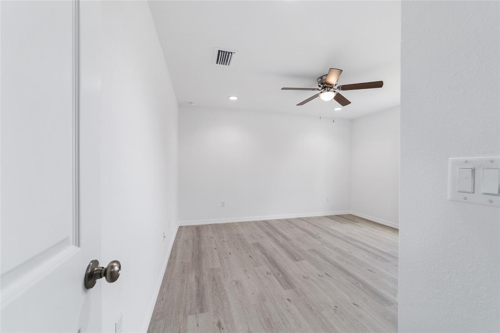 Image 45 of 51 For 13103 7th Loop