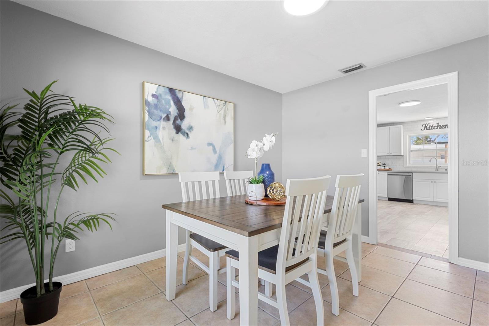 Image 15 of 40 For 294 Carib Lane