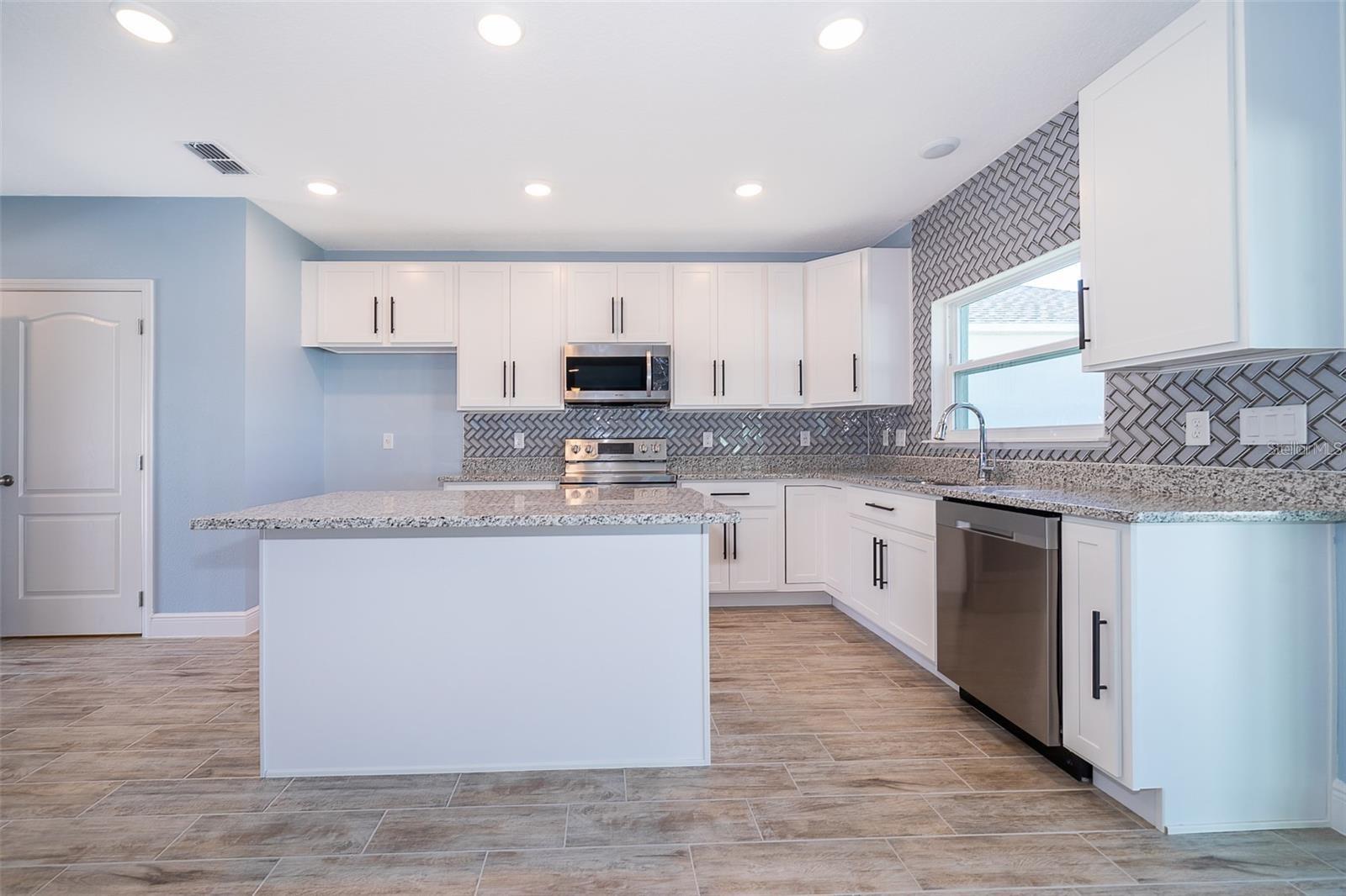 Image 11 of 17 For 626 Taft Drive