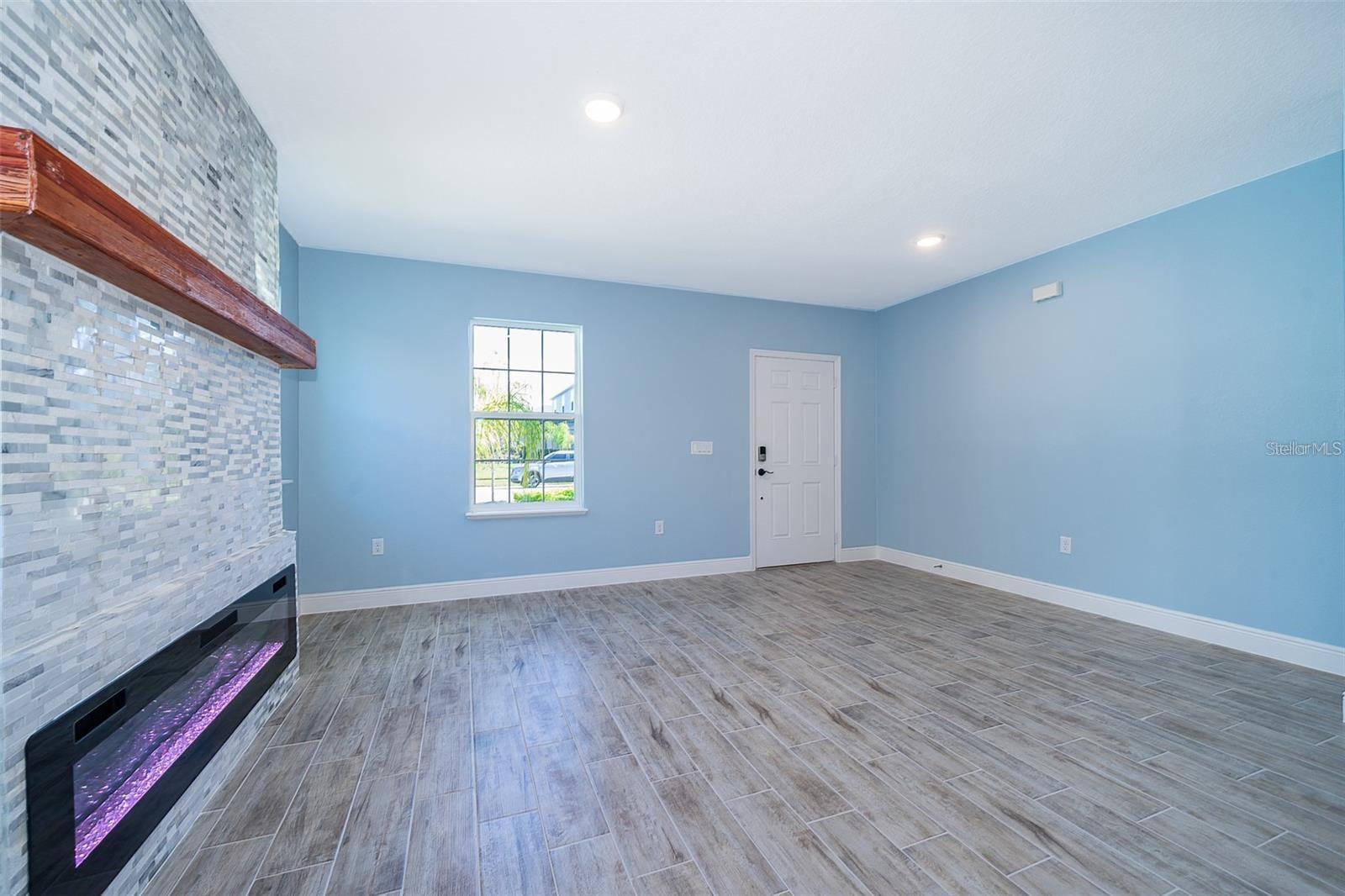 Image 4 of 17 For 626 Taft Drive