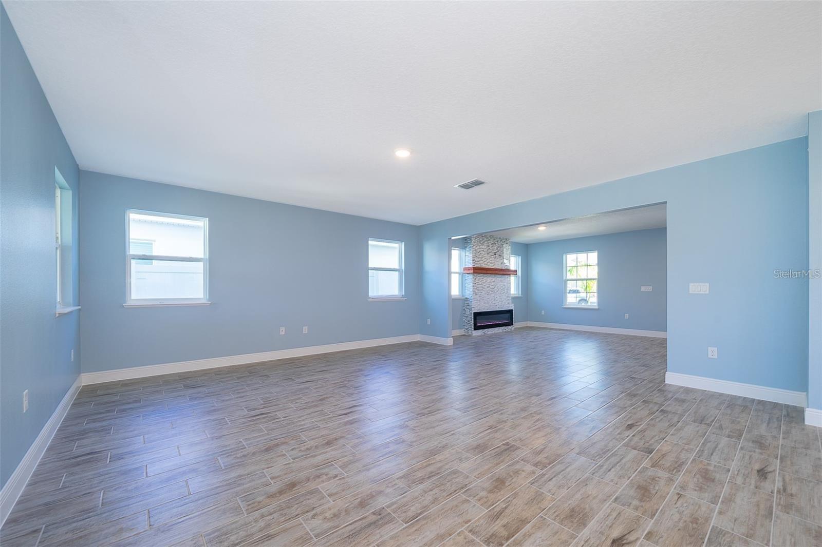 Image 9 of 17 For 626 Taft Drive