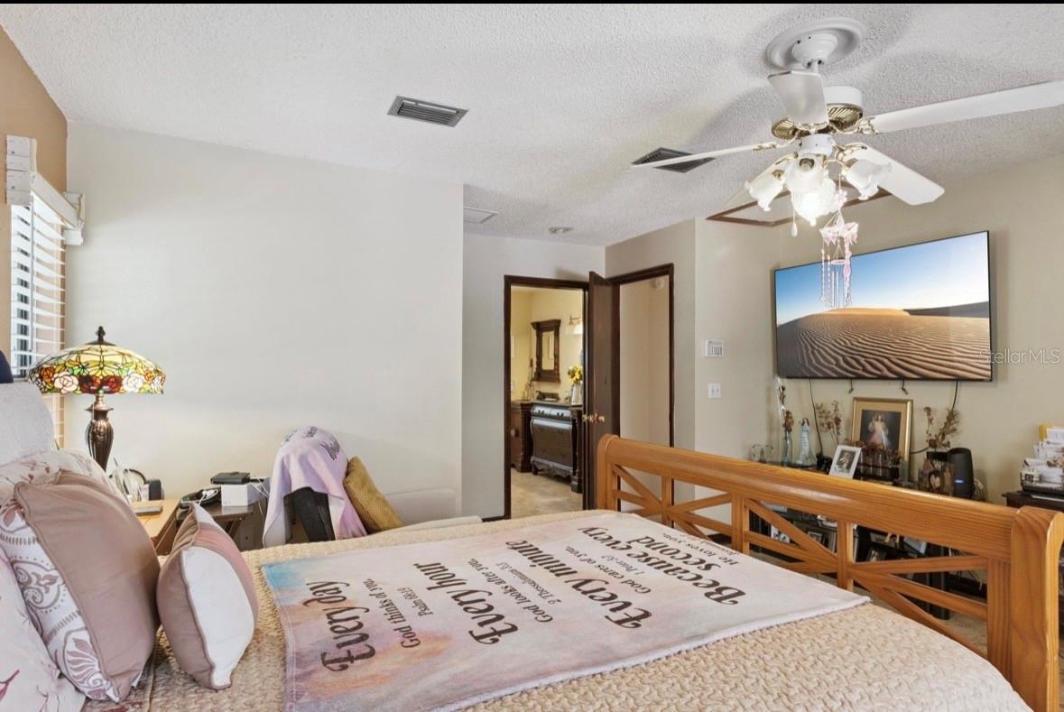 Image 19 of 43 For 3054 Stewart Boulevard