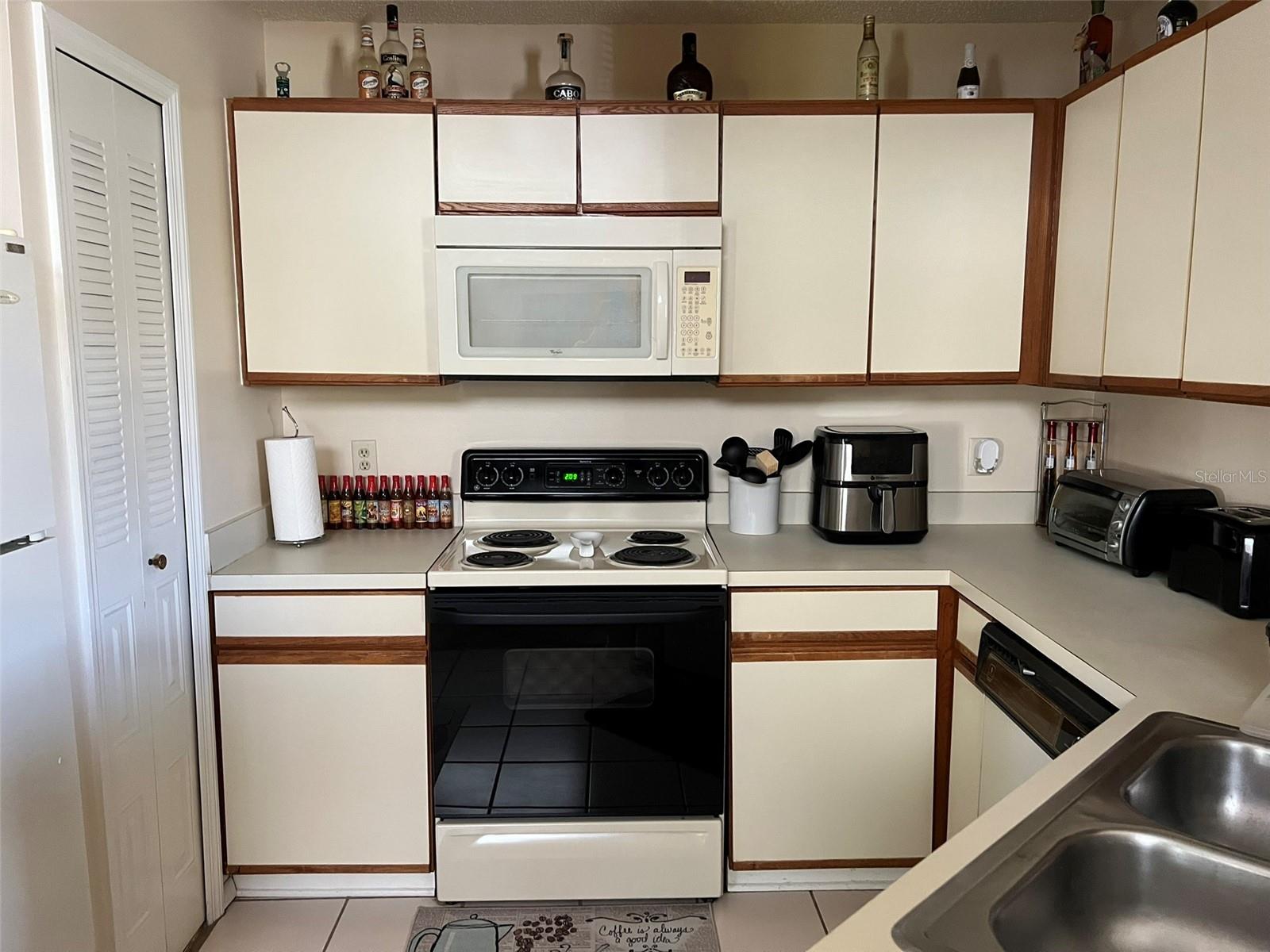 Image 8 of 22 For 624 Cambridge Way 108