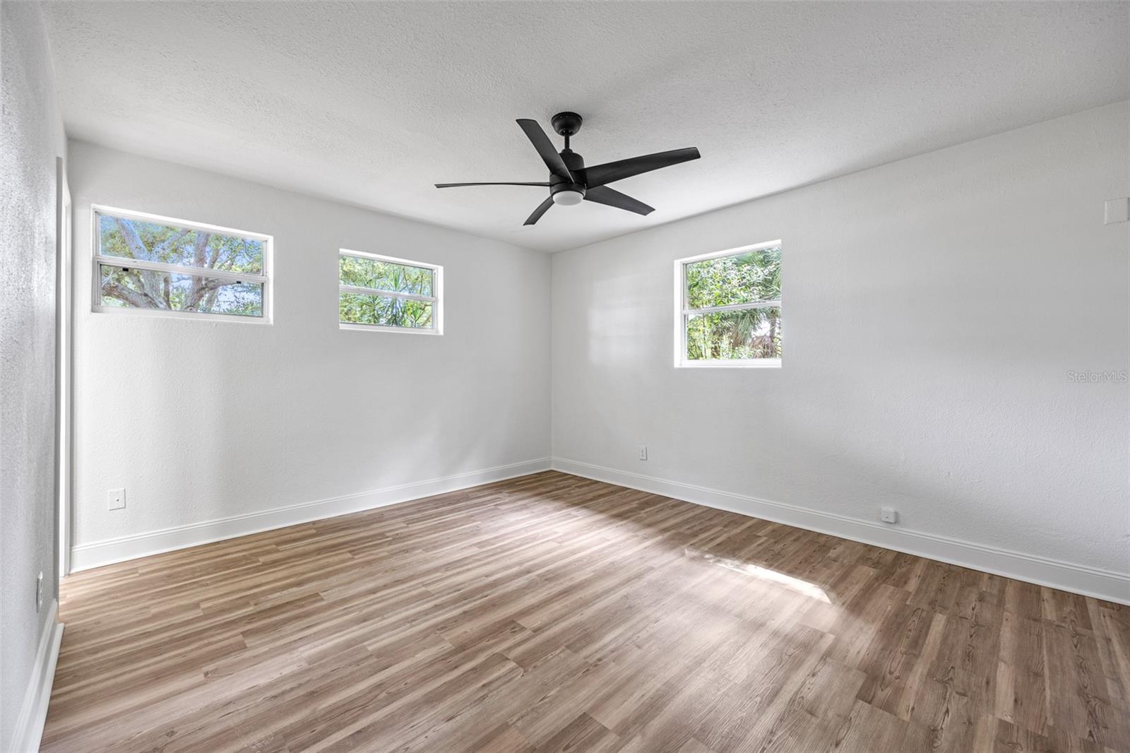 Image 12 of 19 For 1409 Harvard Drive