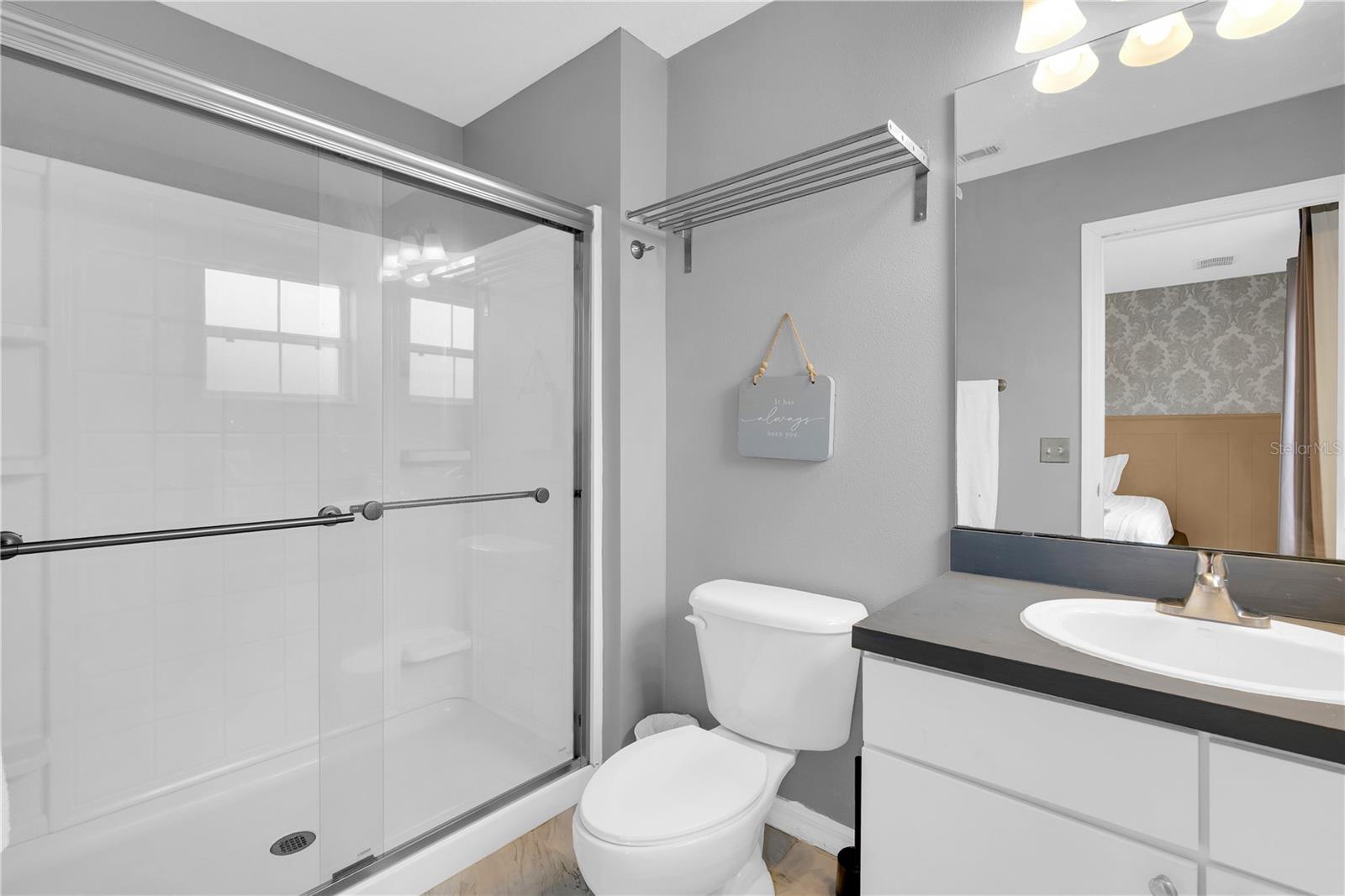 Image 16 of 25 For 4703 Vero Beach Place