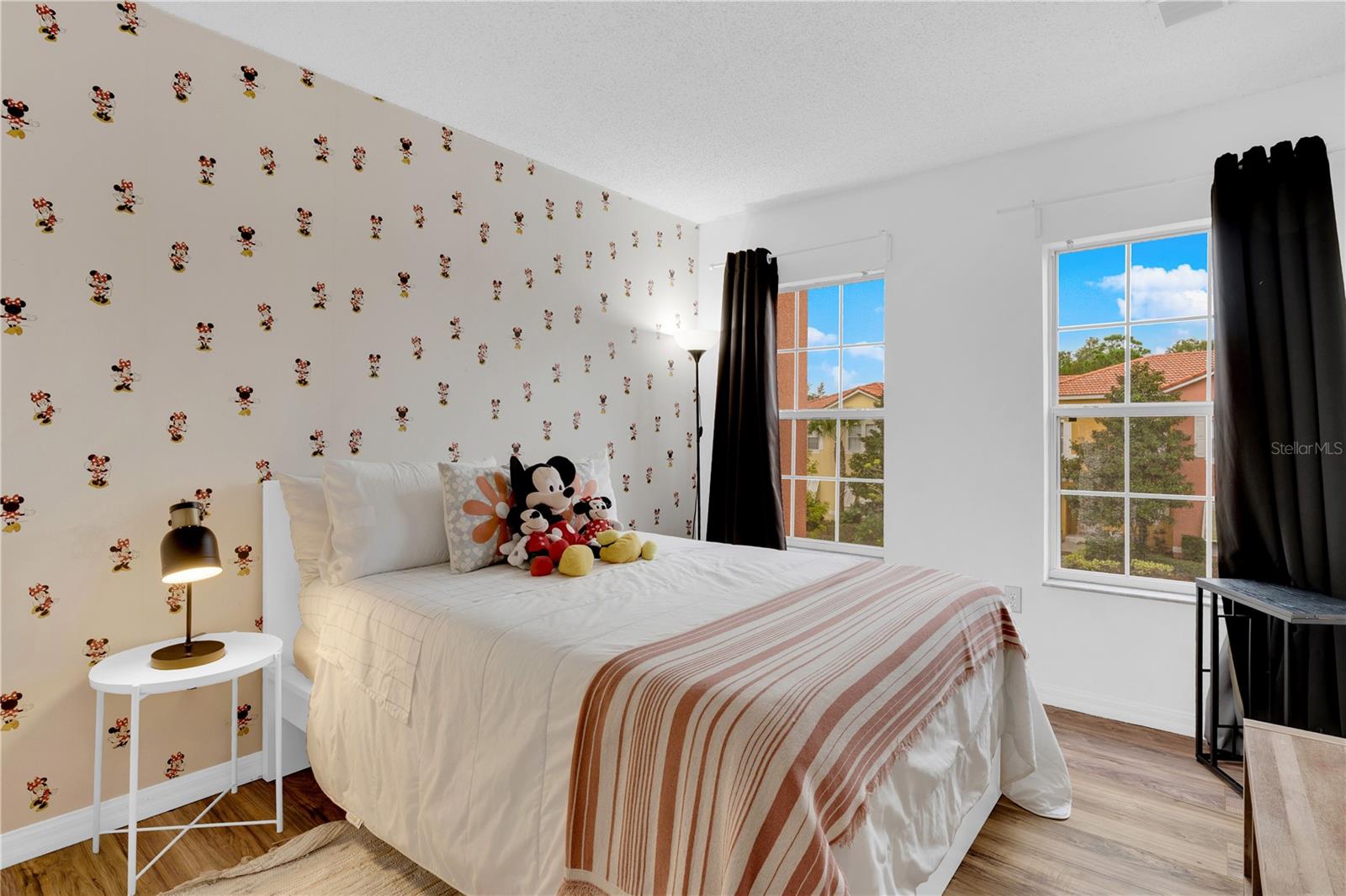 Image 17 of 25 For 4703 Vero Beach Place