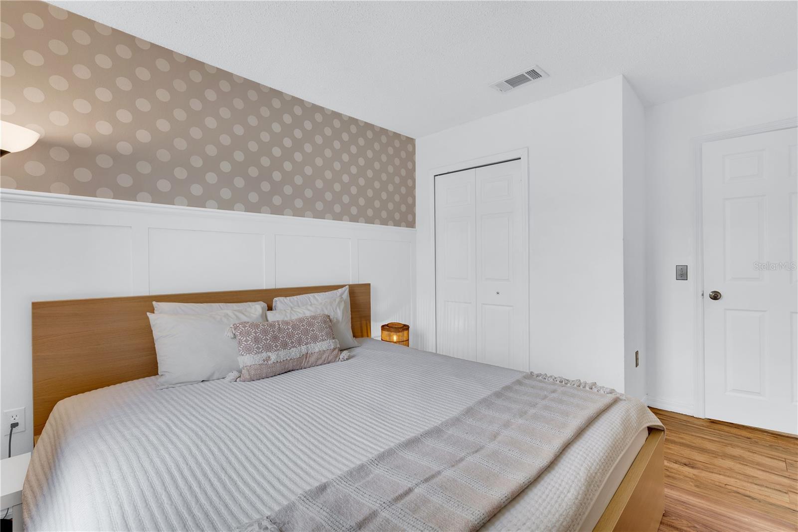 Image 21 of 25 For 4703 Vero Beach Place