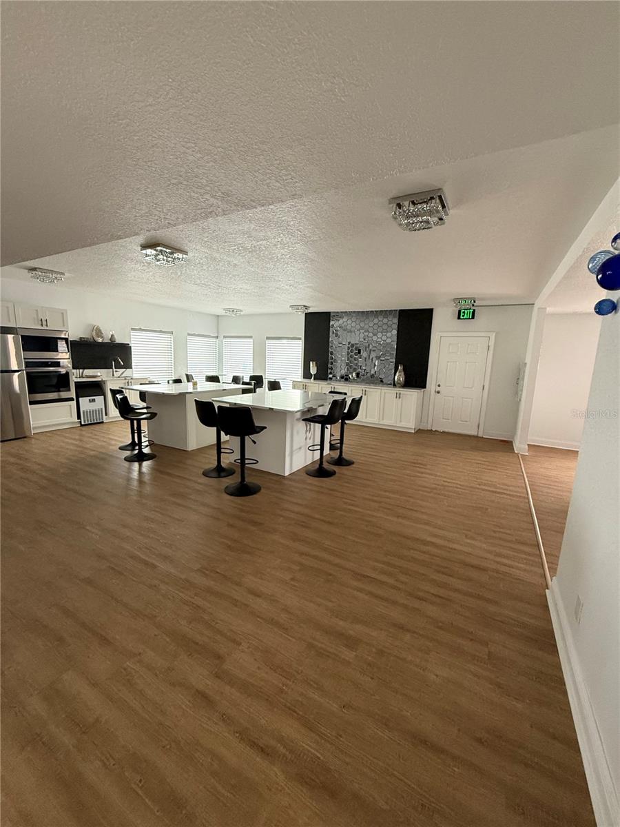 Image 15 of 26 For 900 Lake Destiny Road A