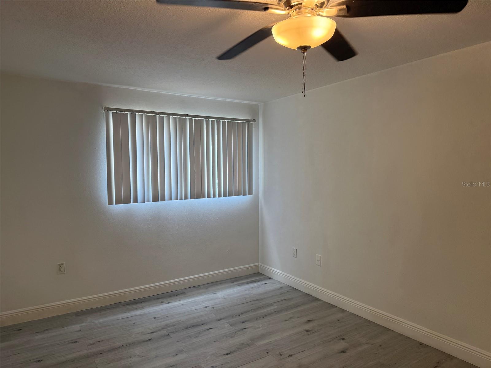 Image 5 of 26 For 900 Lake Destiny Road A