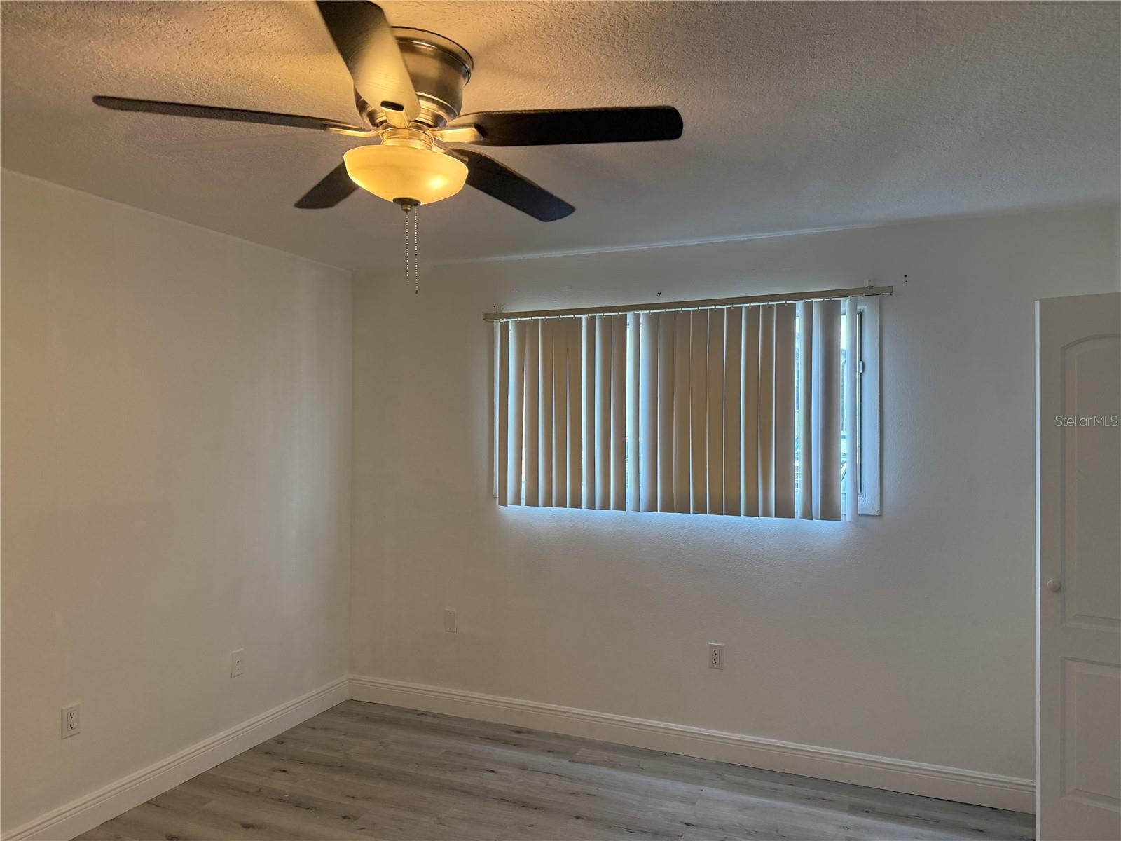 Image 8 of 26 For 900 Lake Destiny Road A