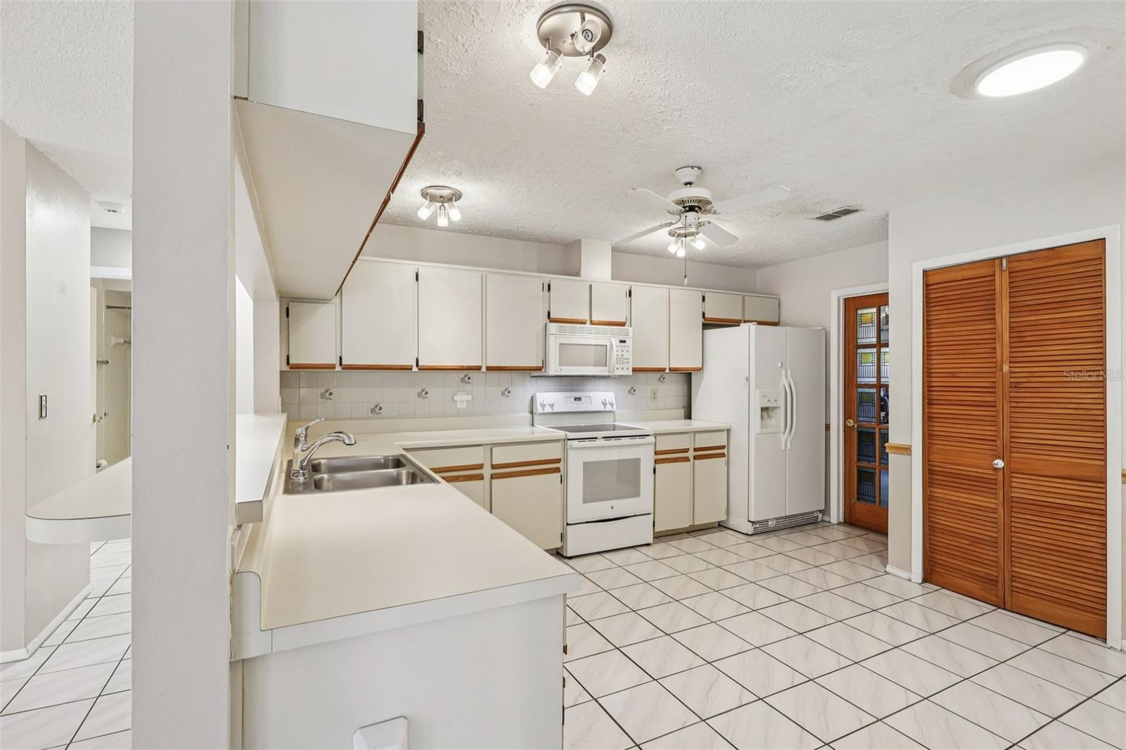 Image 17 of 47 For 9913 Chesham Drive