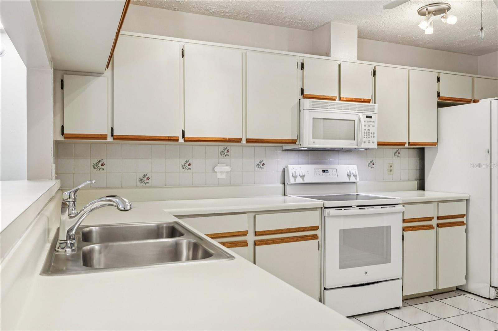 Image 22 of 47 For 9913 Chesham Drive