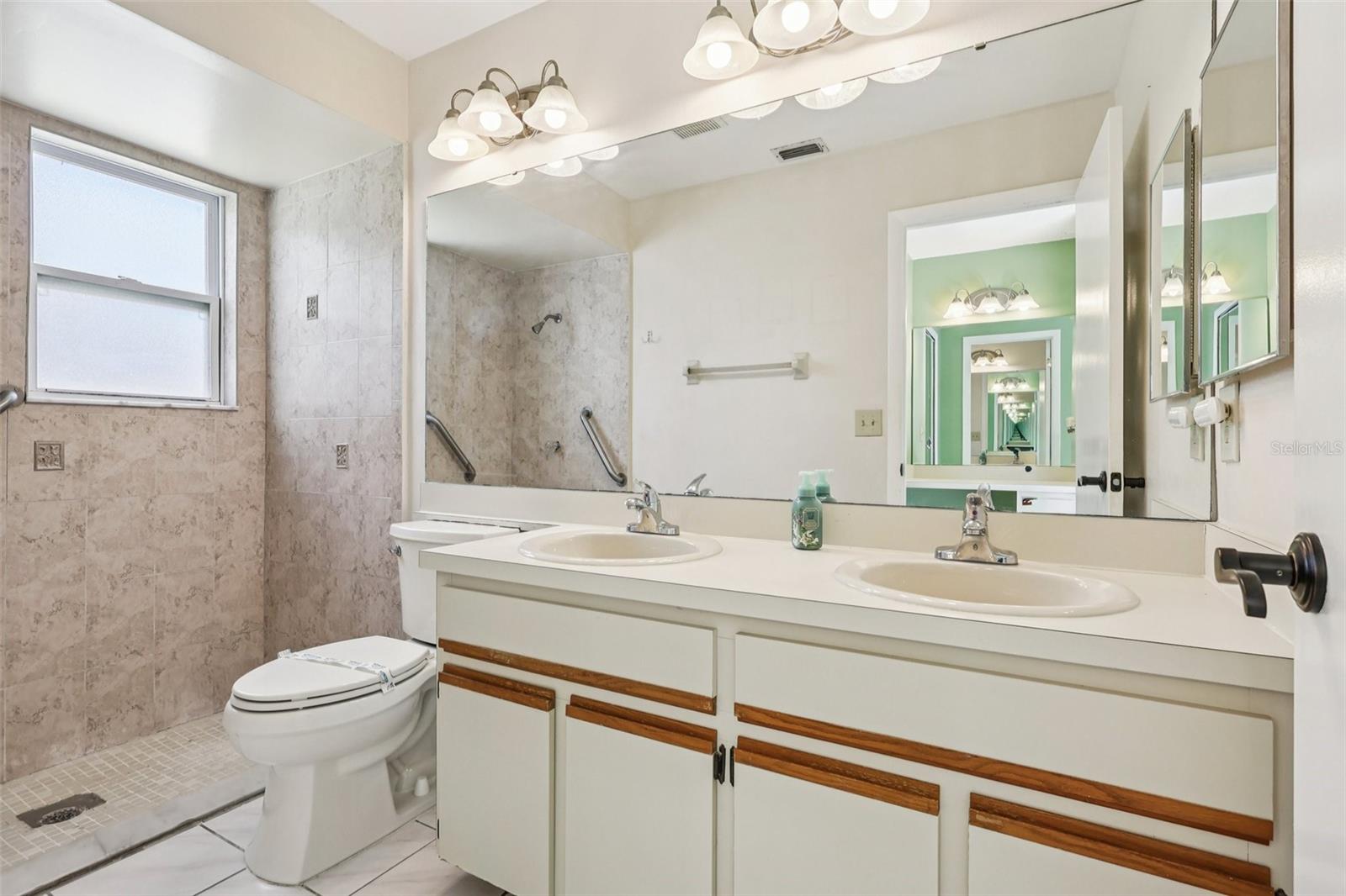 Image 27 of 47 For 9913 Chesham Drive