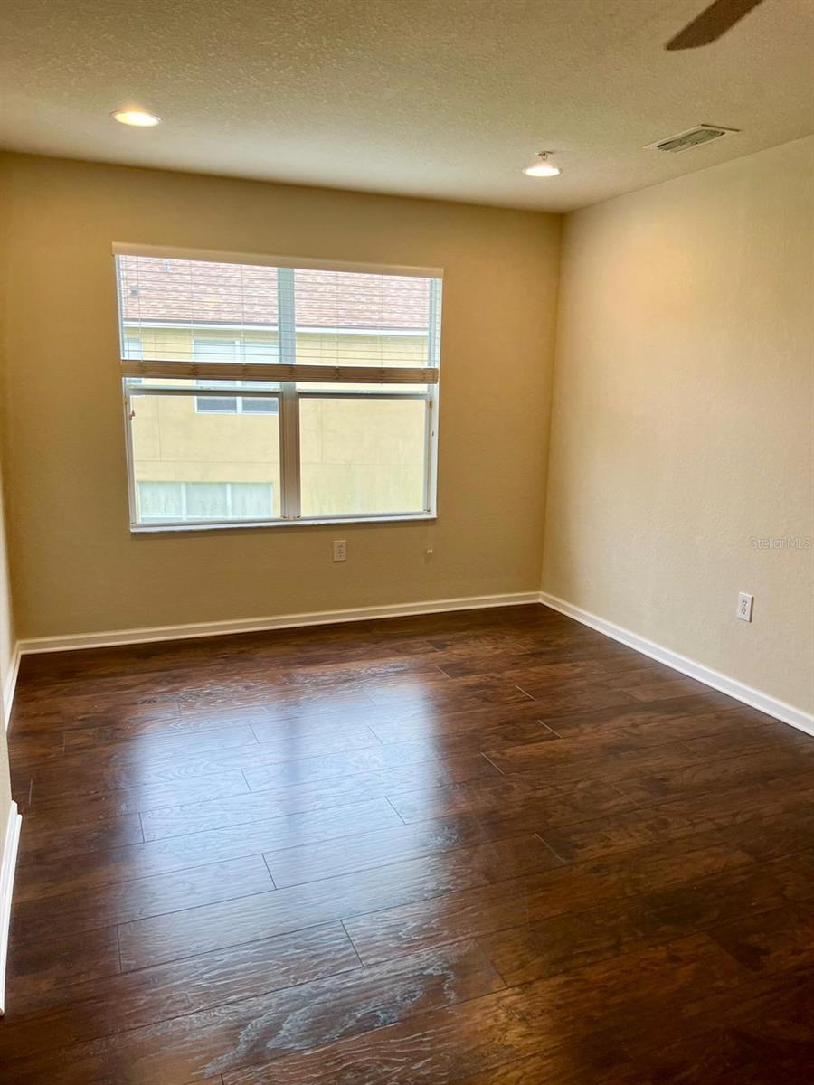 Image 28 of 39 For 2992 Langdon Lane N