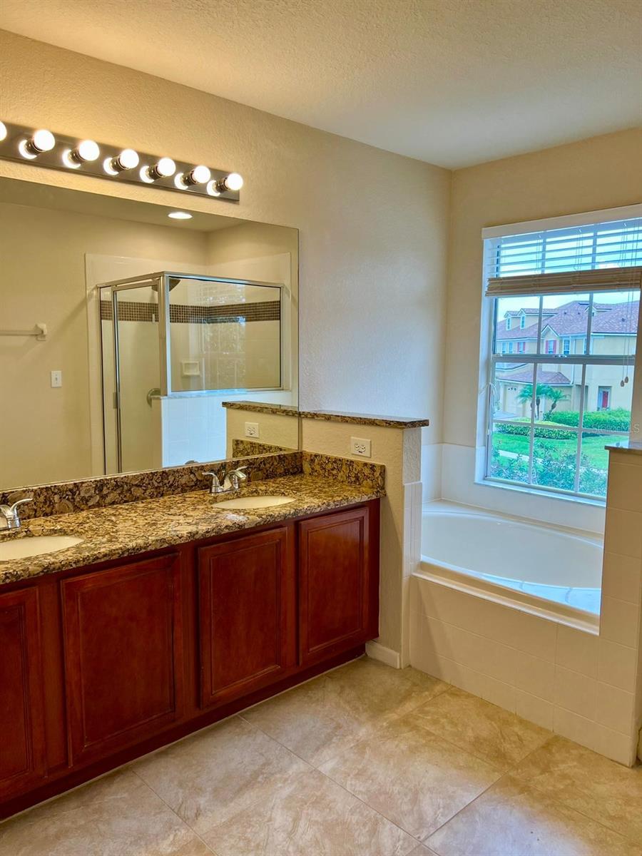 Image 31 of 39 For 2992 Langdon Lane N