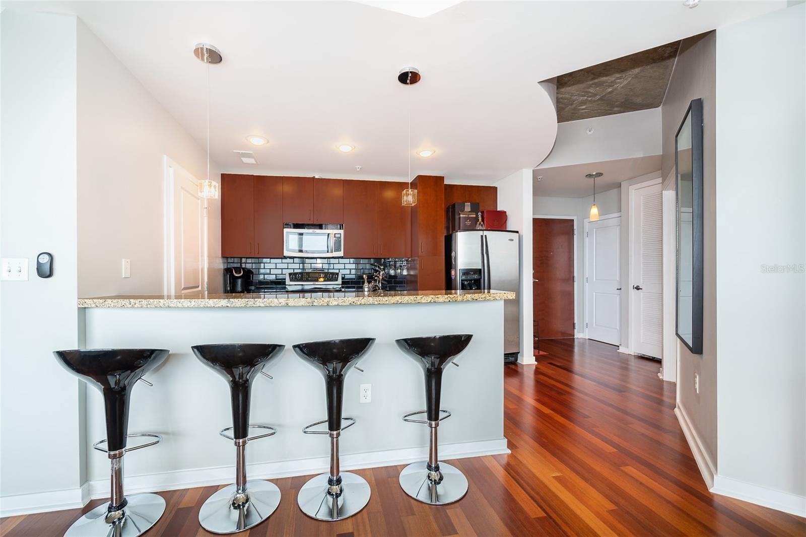 Image 11 of 20 For 155 Court Avenue 2815