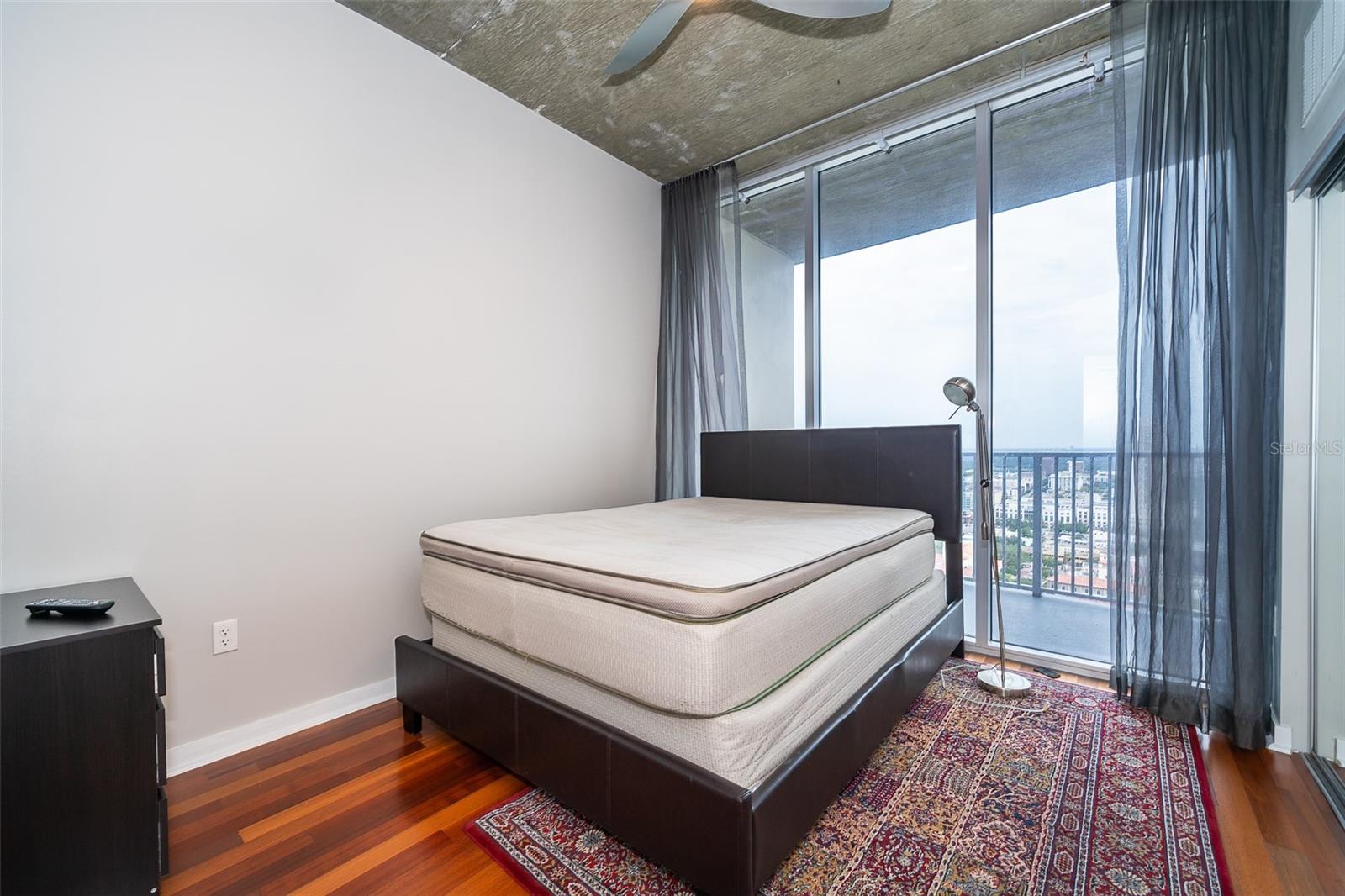 Image 15 of 20 For 155 Court Avenue 2815
