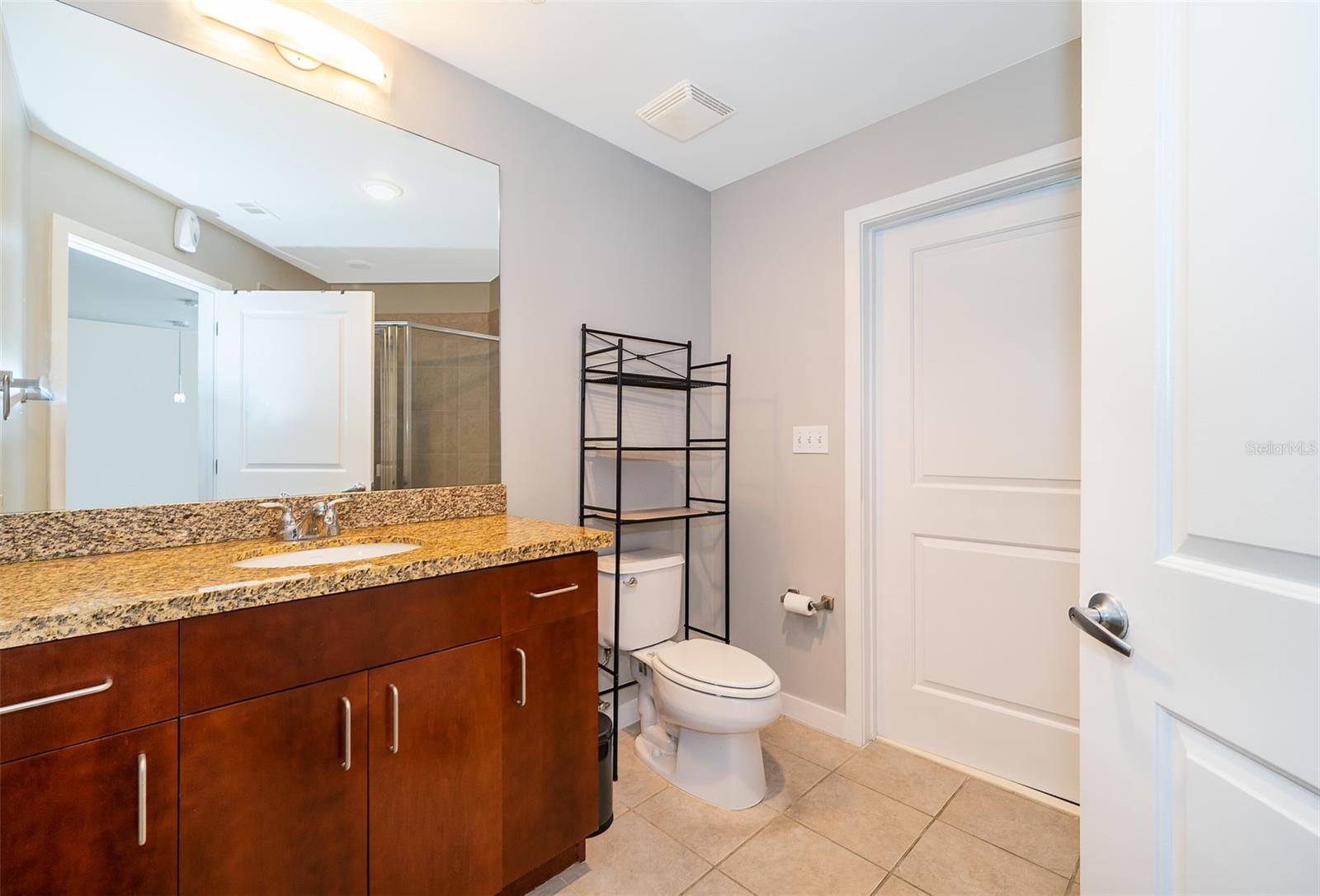 Image 16 of 20 For 155 Court Avenue 2815
